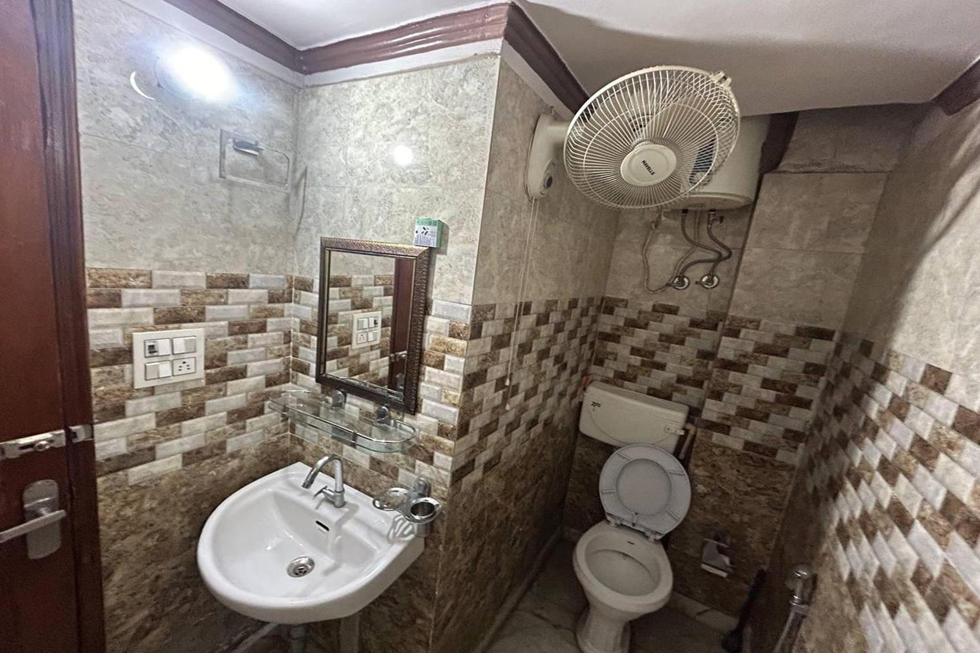 Hotel The Fazar Residency Near Hazrat Nizamuddin Dargah