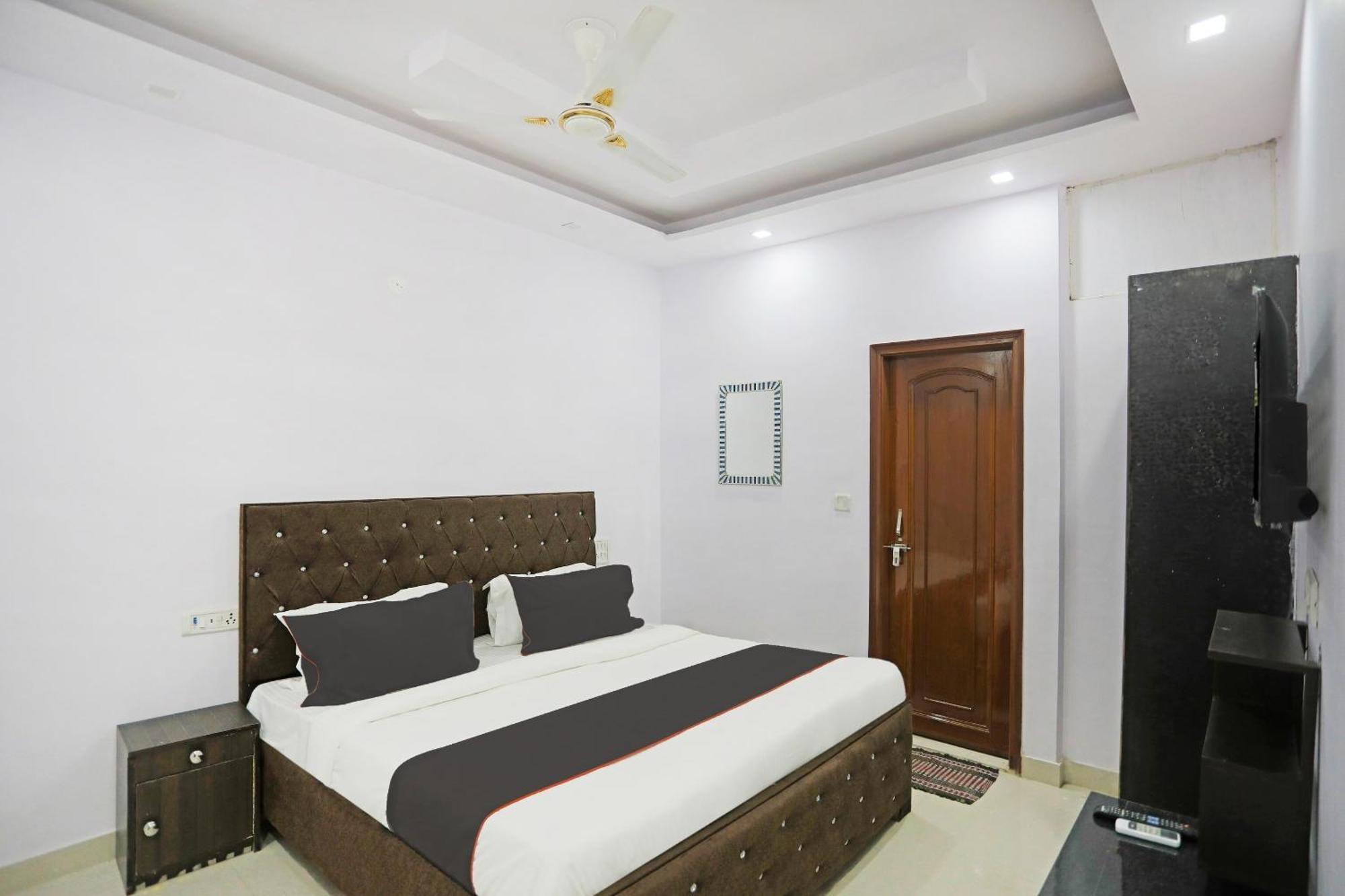 O Du Near Pul Bangash Metro Station 3*