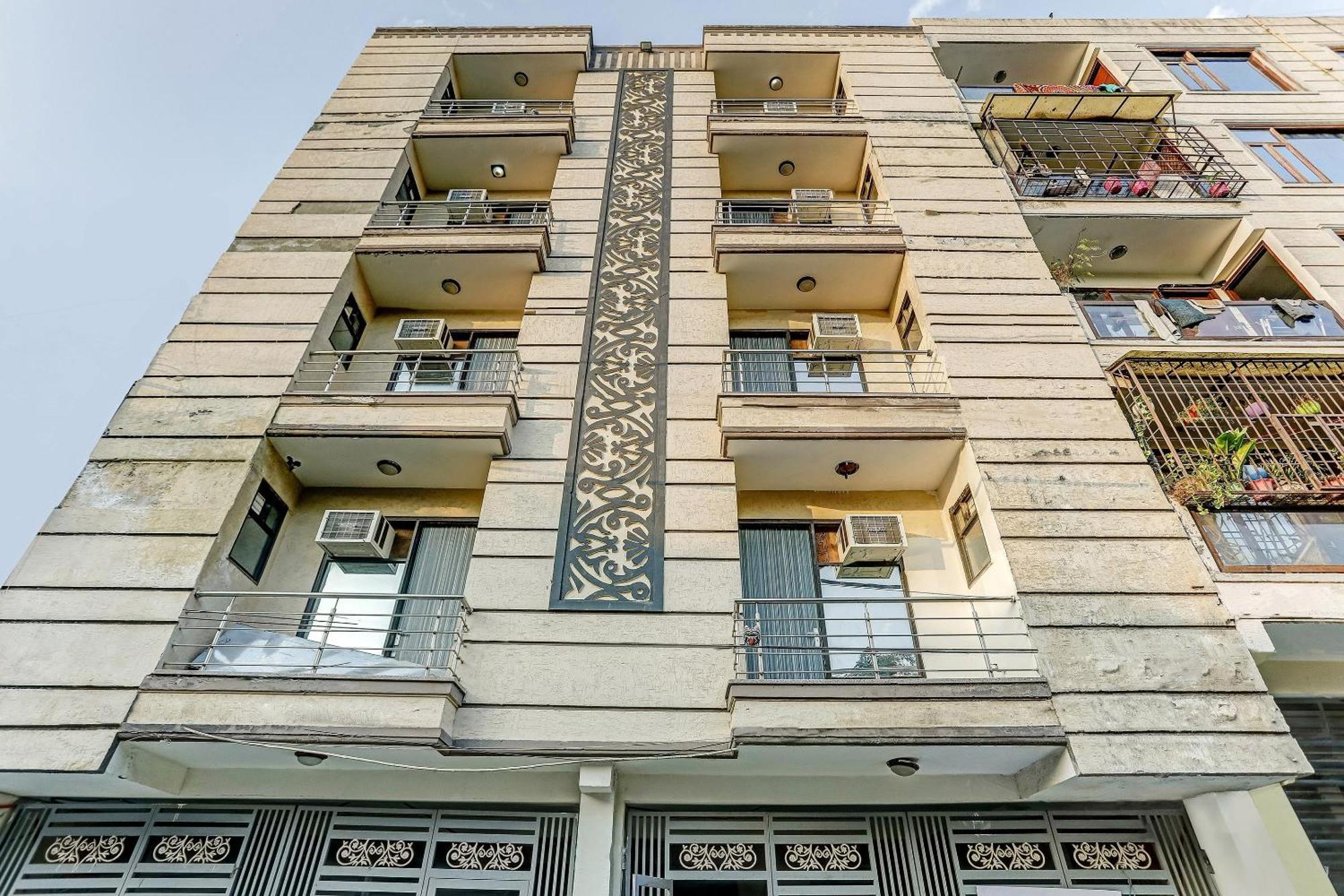 Hotel Live On Del2479 New Delhi