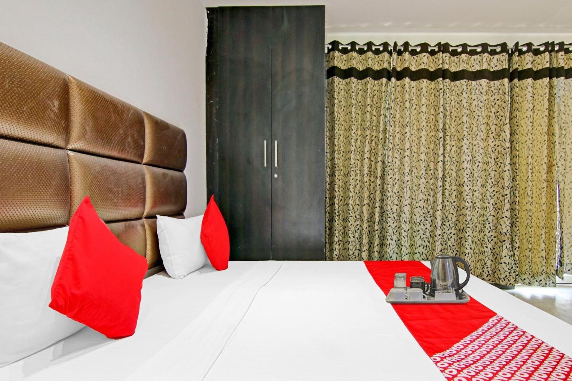 O South Galaxy Near Lotus Temple Hotel 3*