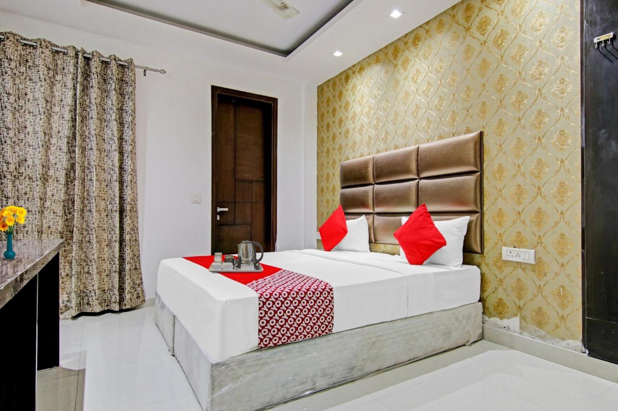 Hotel O South Galaxy Near Lotus Temple New Delhi