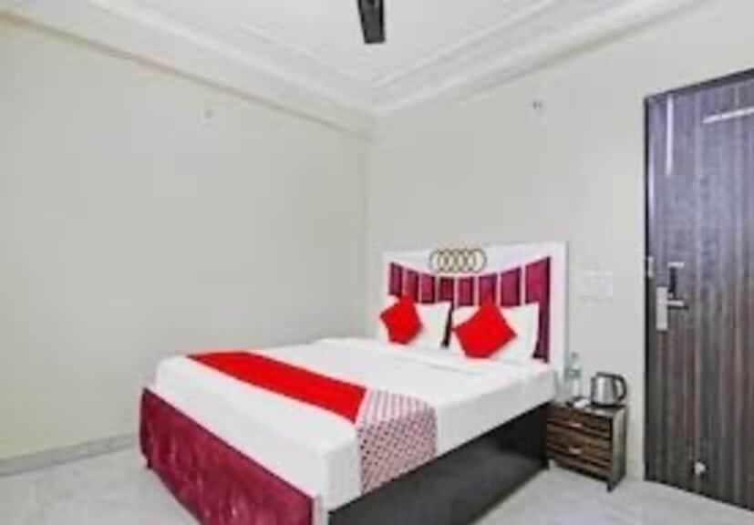 Live On Del3763 Hotel Nova Deli