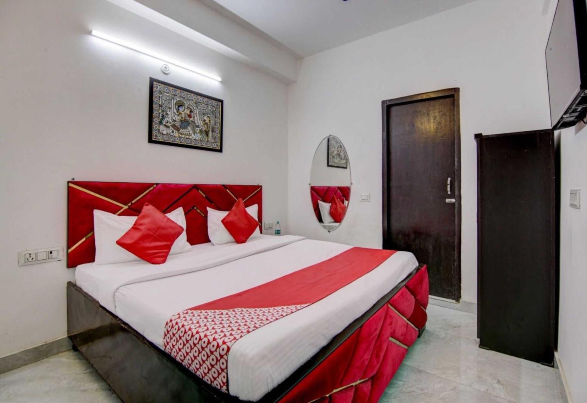 Hotel Live On Del3763 3*