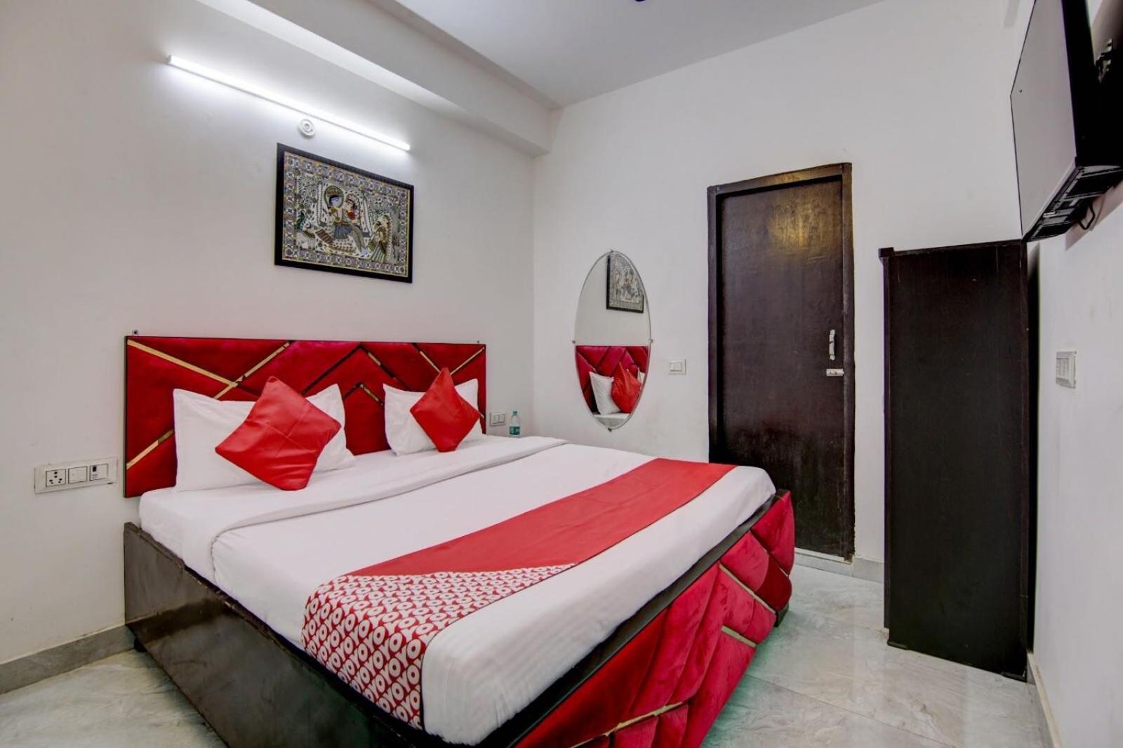 Live On Del3763 Hotel 3*