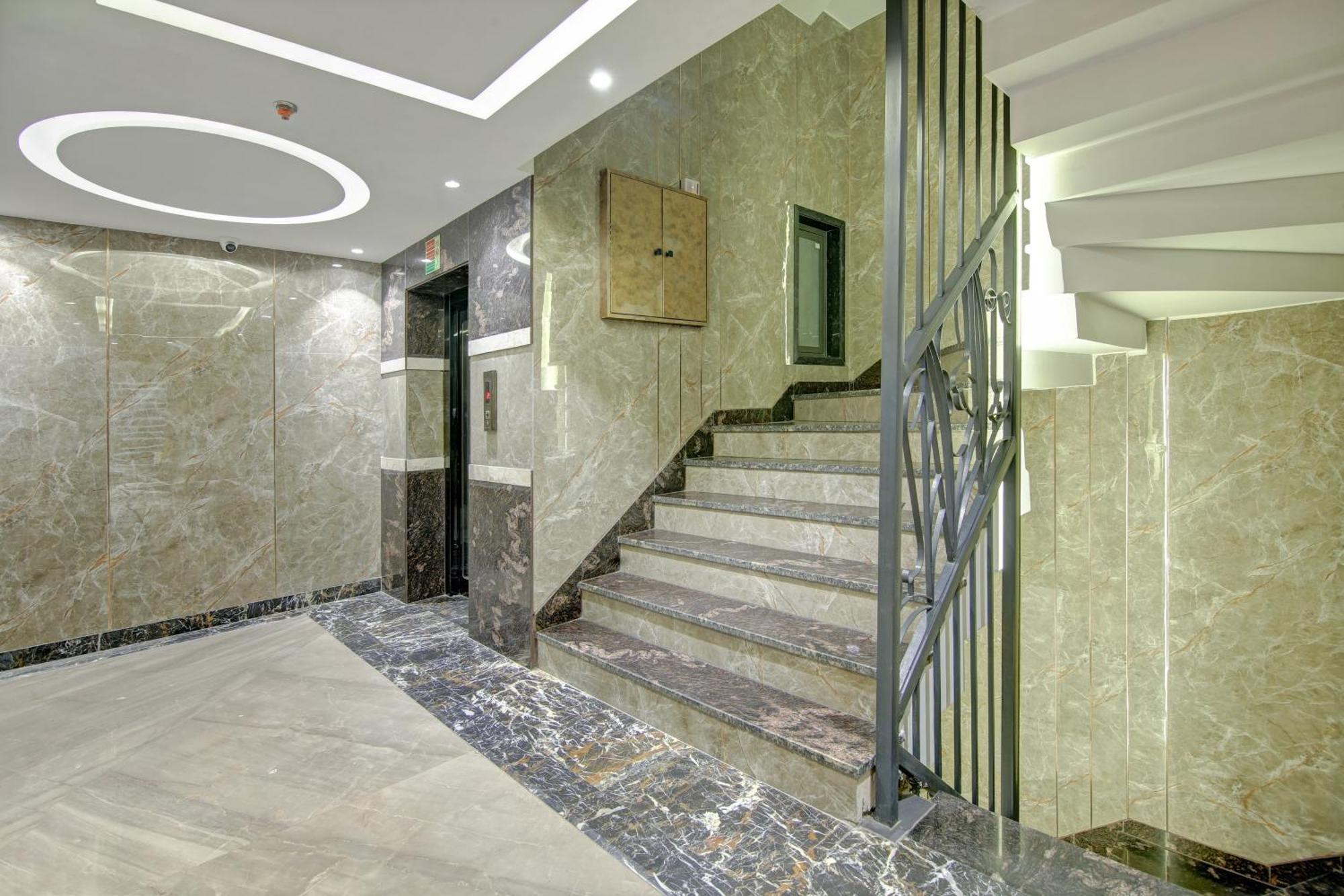 Uptown - 1km From Connaught Place Hotel
