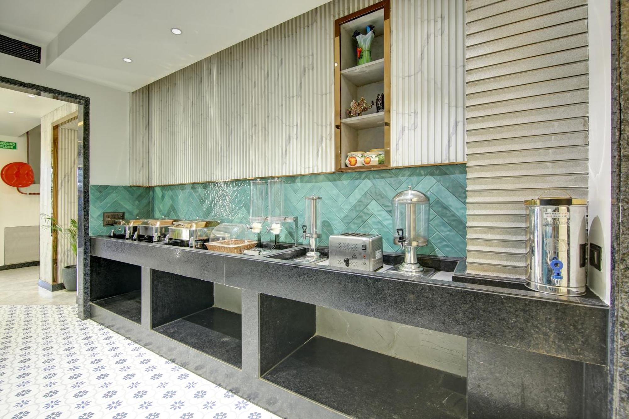 Hotel Uptown - 1km From Connaught Place