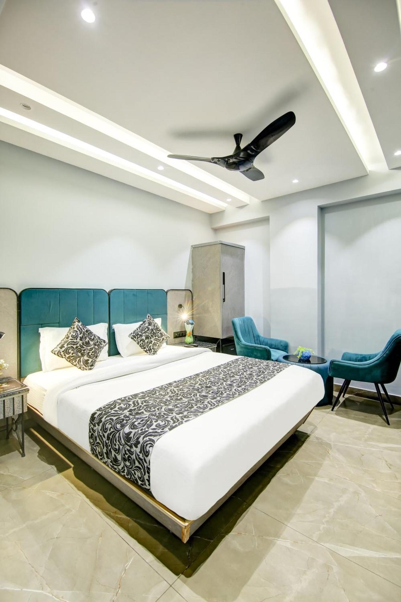 Hotel Uptown - 1km From Connaught Place