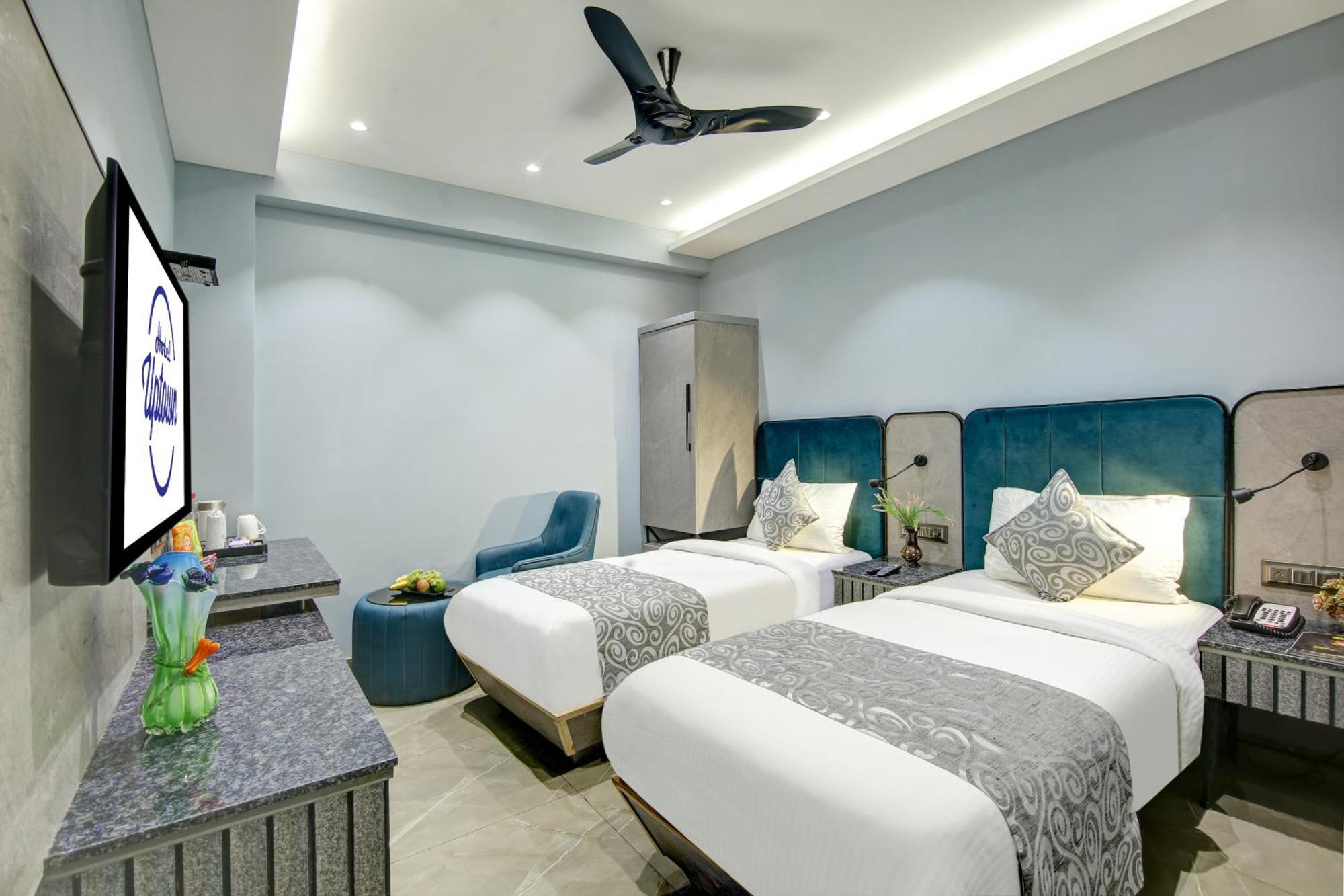 Hotel Uptown - 1km From Connaught Place