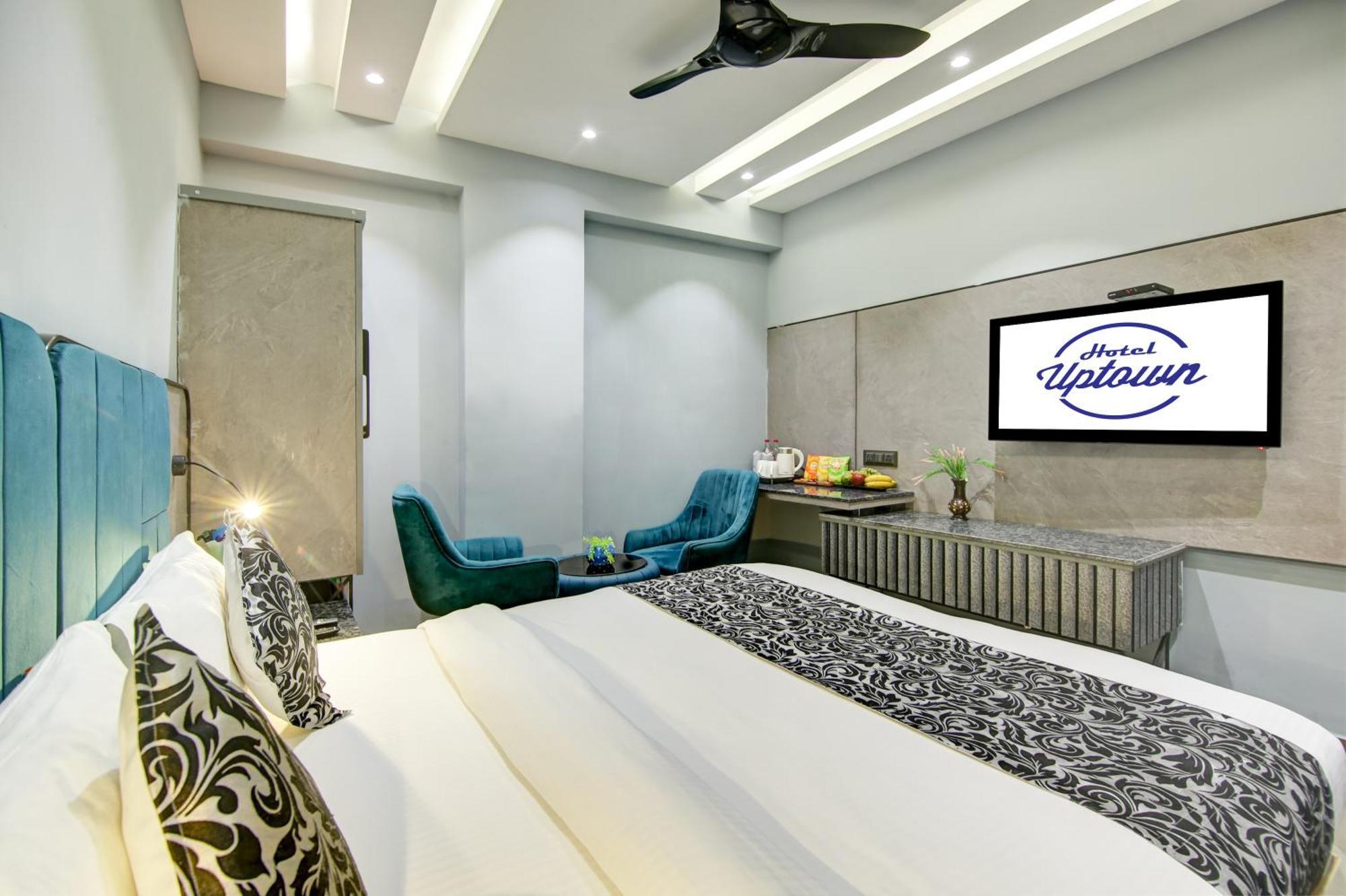 Uptown - 1km From Connaught Place 4*