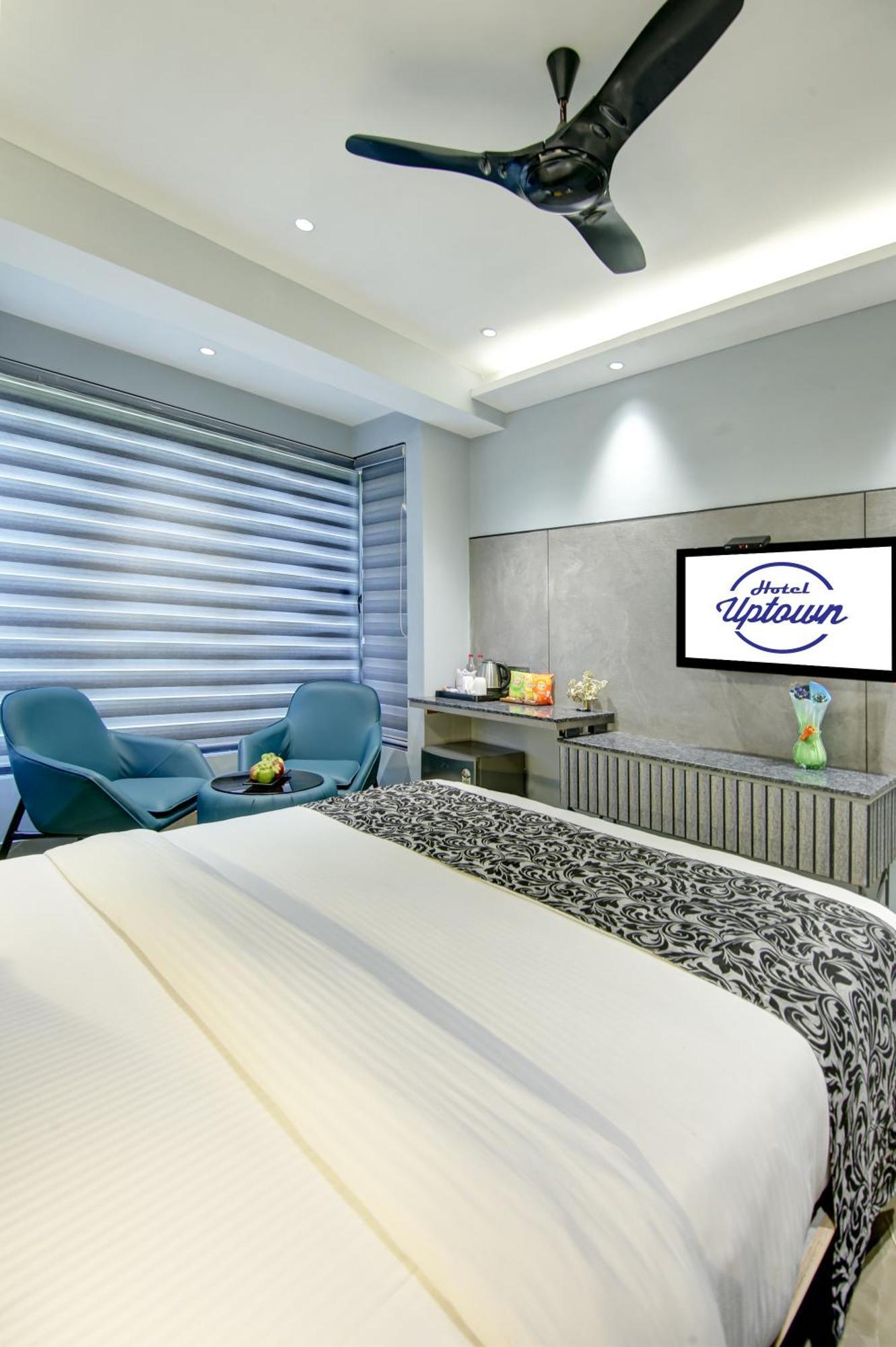 Hotel Uptown - 1km From Connaught Place New Delhi