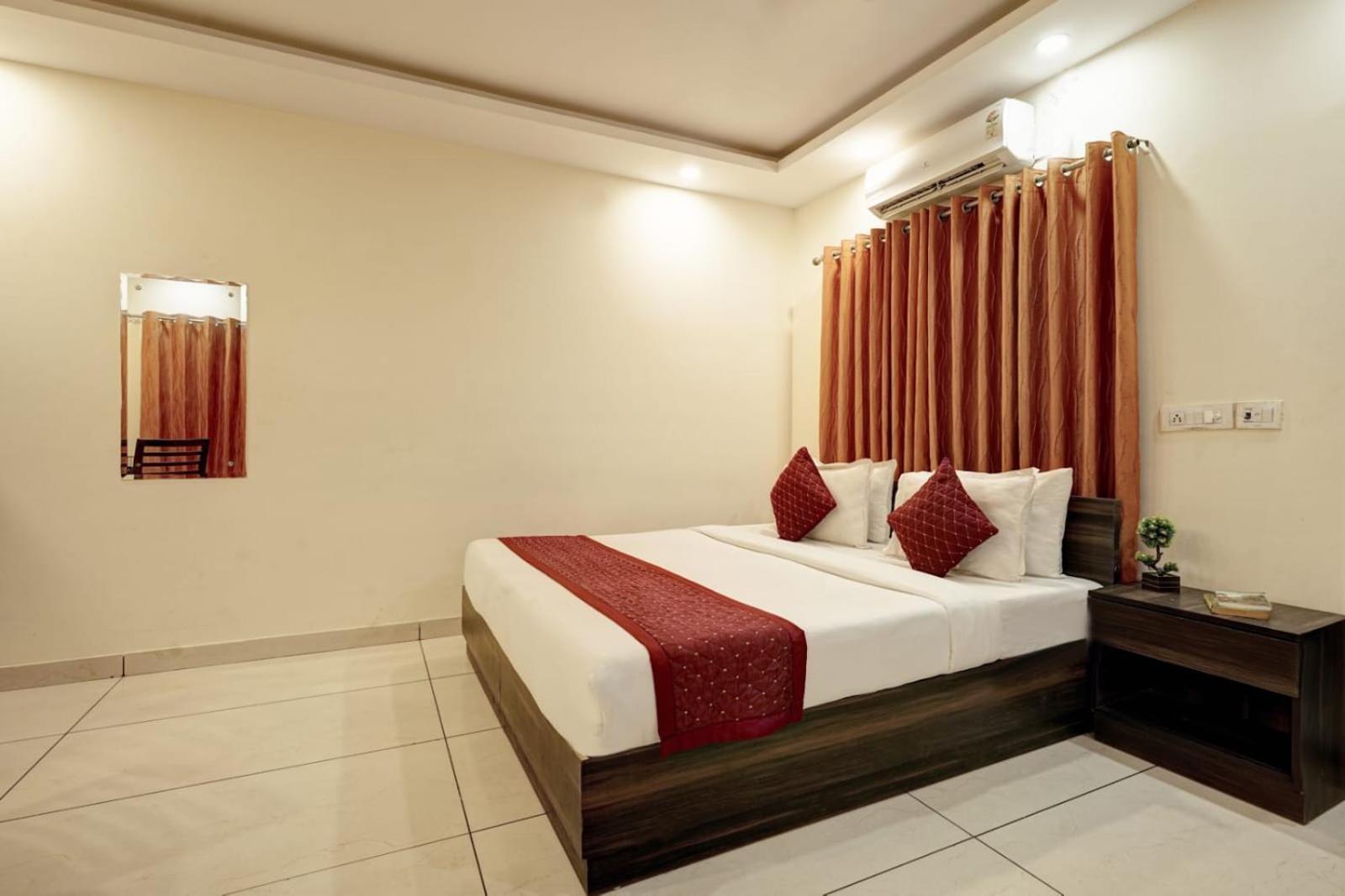 Hotel Mark Near Igi Airport