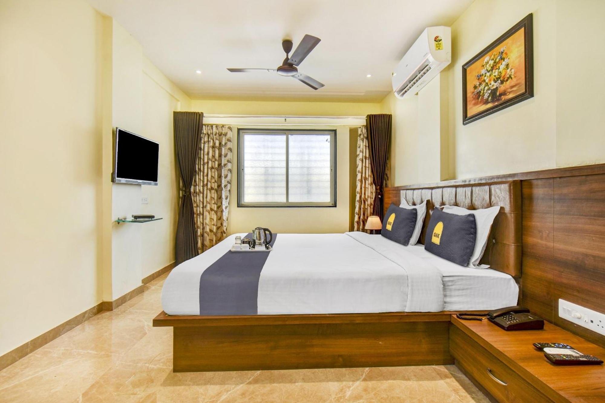 Hotel Bellwood Near Airport 4*