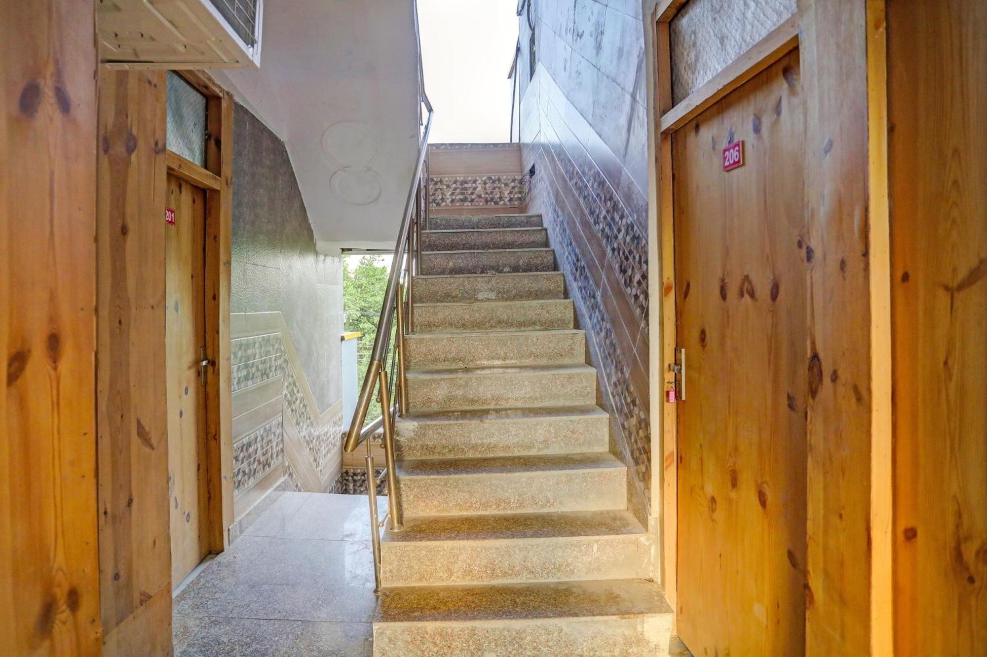 Bellwood Near Airport Hotel New Delhi