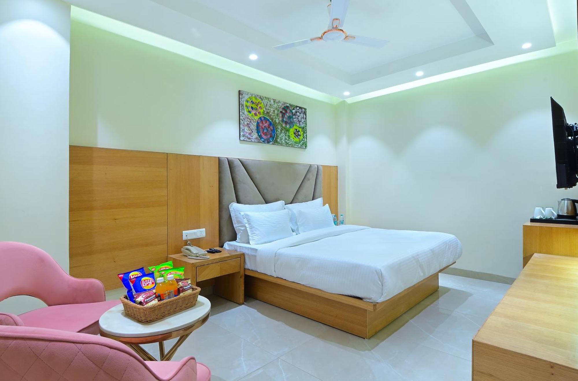 Shandon-2 Mins From Connaught Place 4*
