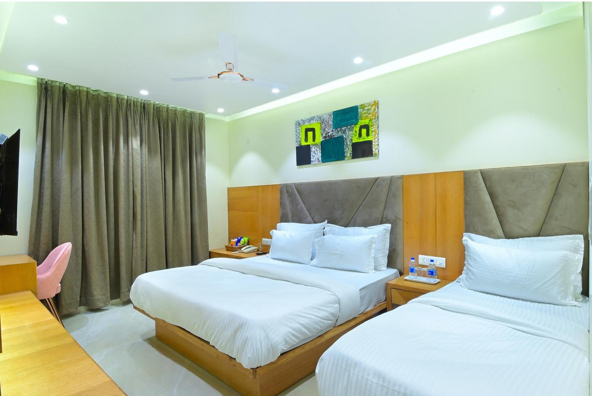 Shandon-2 Mins From Connaught Place