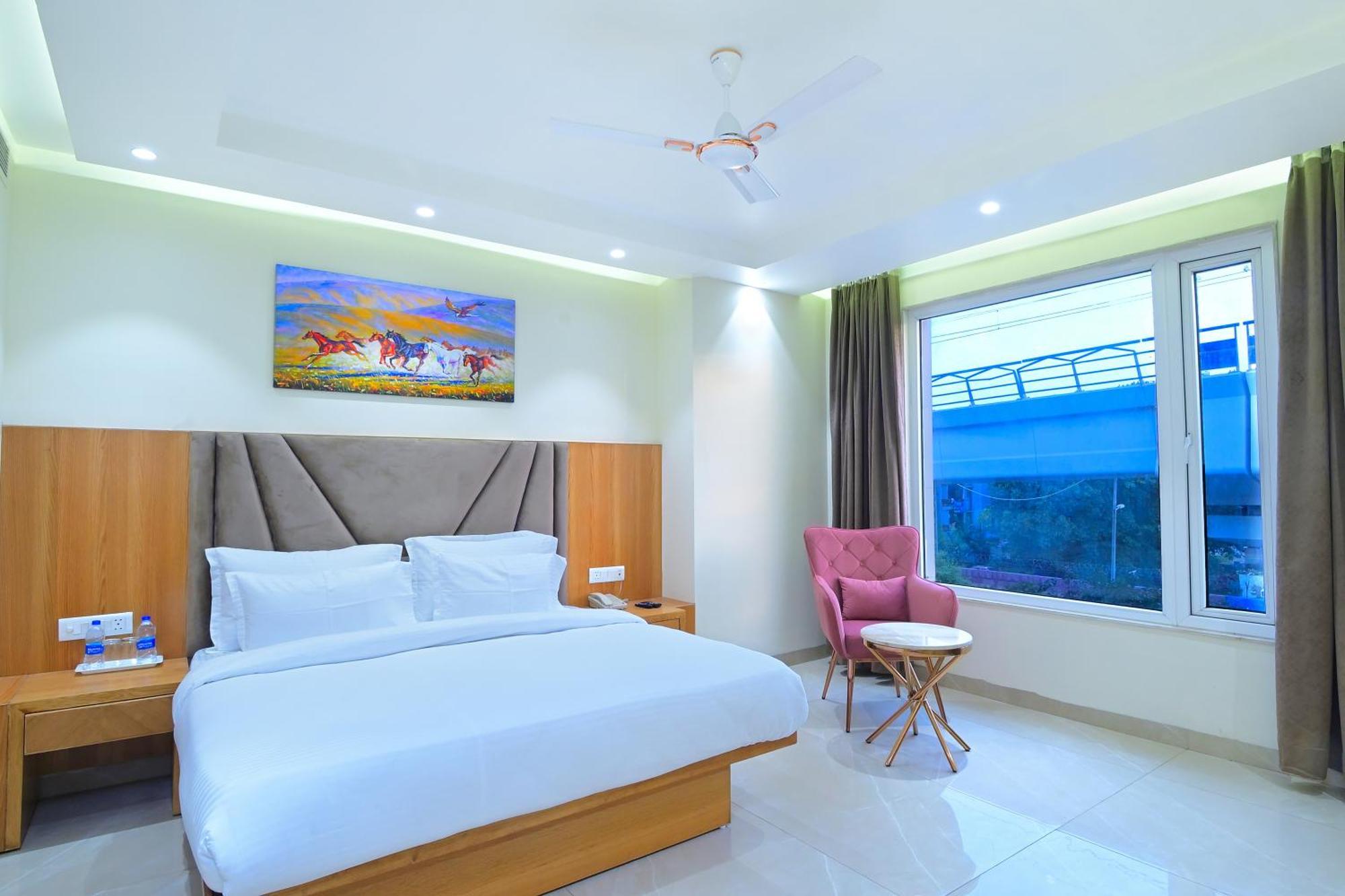 Shandon-2 Mins From Connaught Place 4*