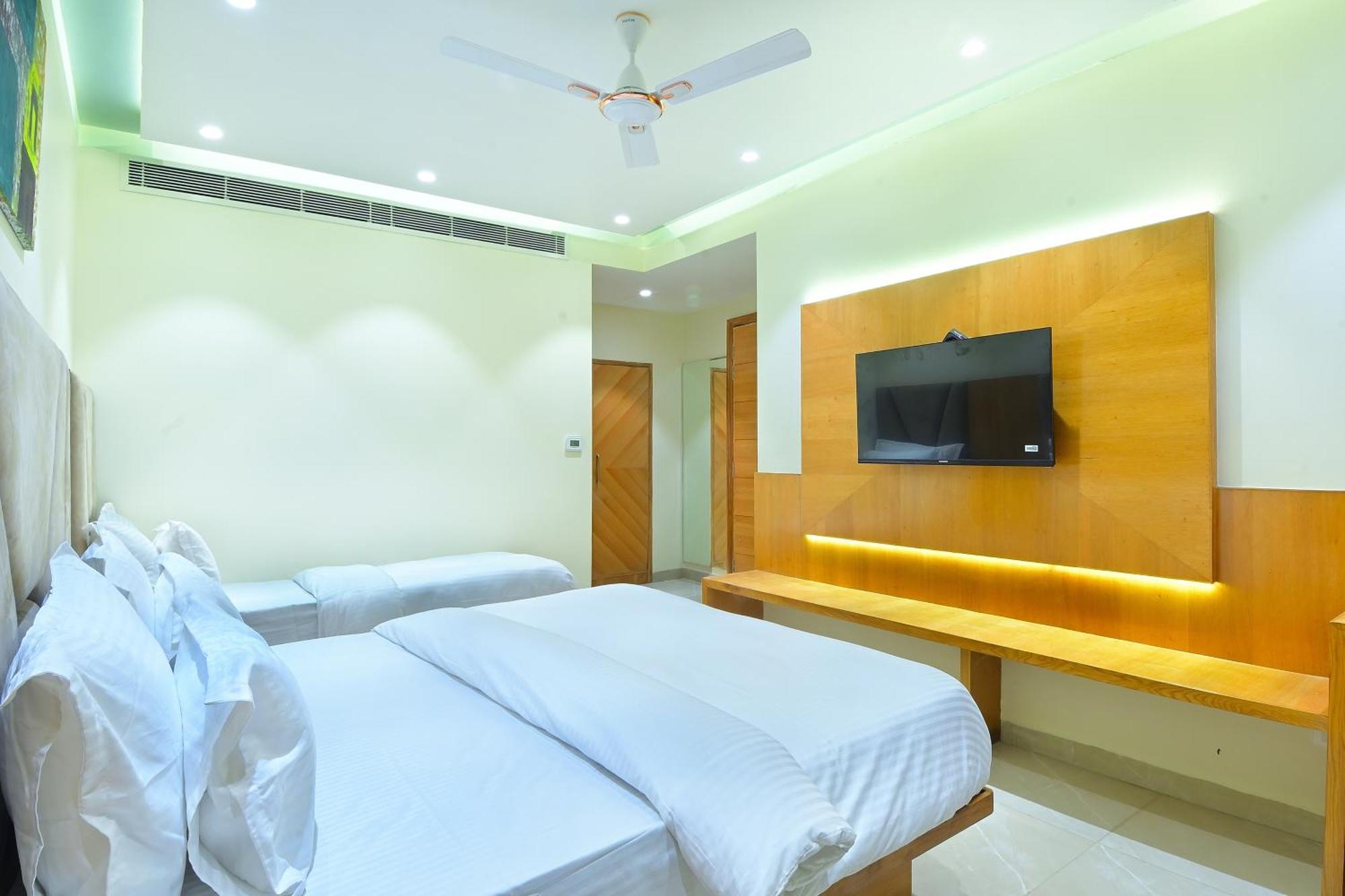 Hotel Shandon-2 Mins From Connaught Place 4*