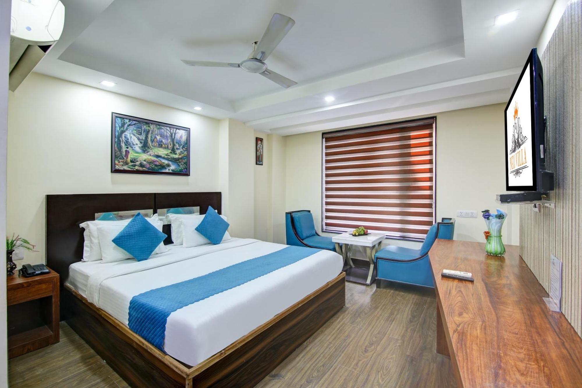 Neu - Near Connaught Place 4*