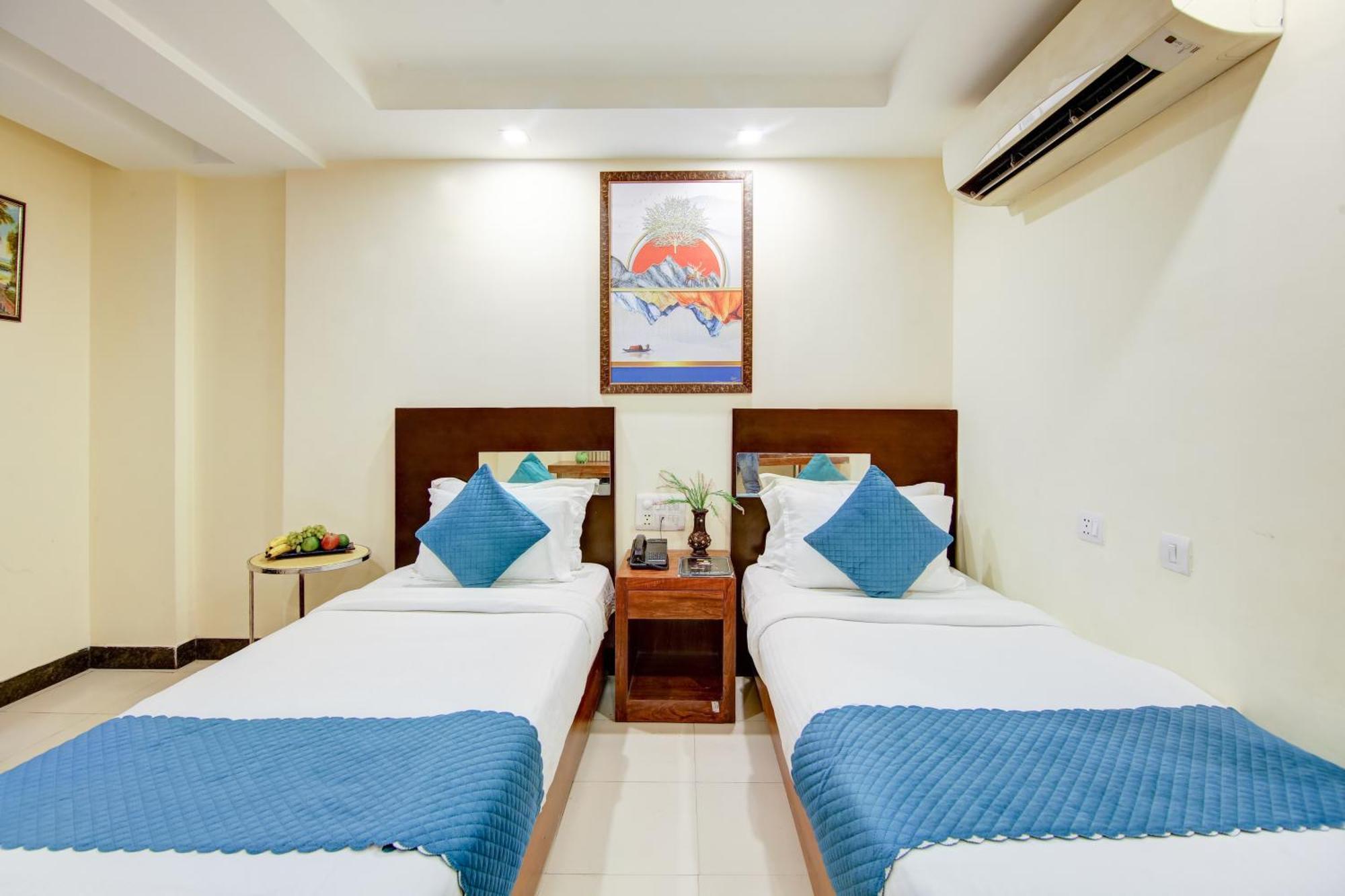 Neu - Near Connaught Place Hotel