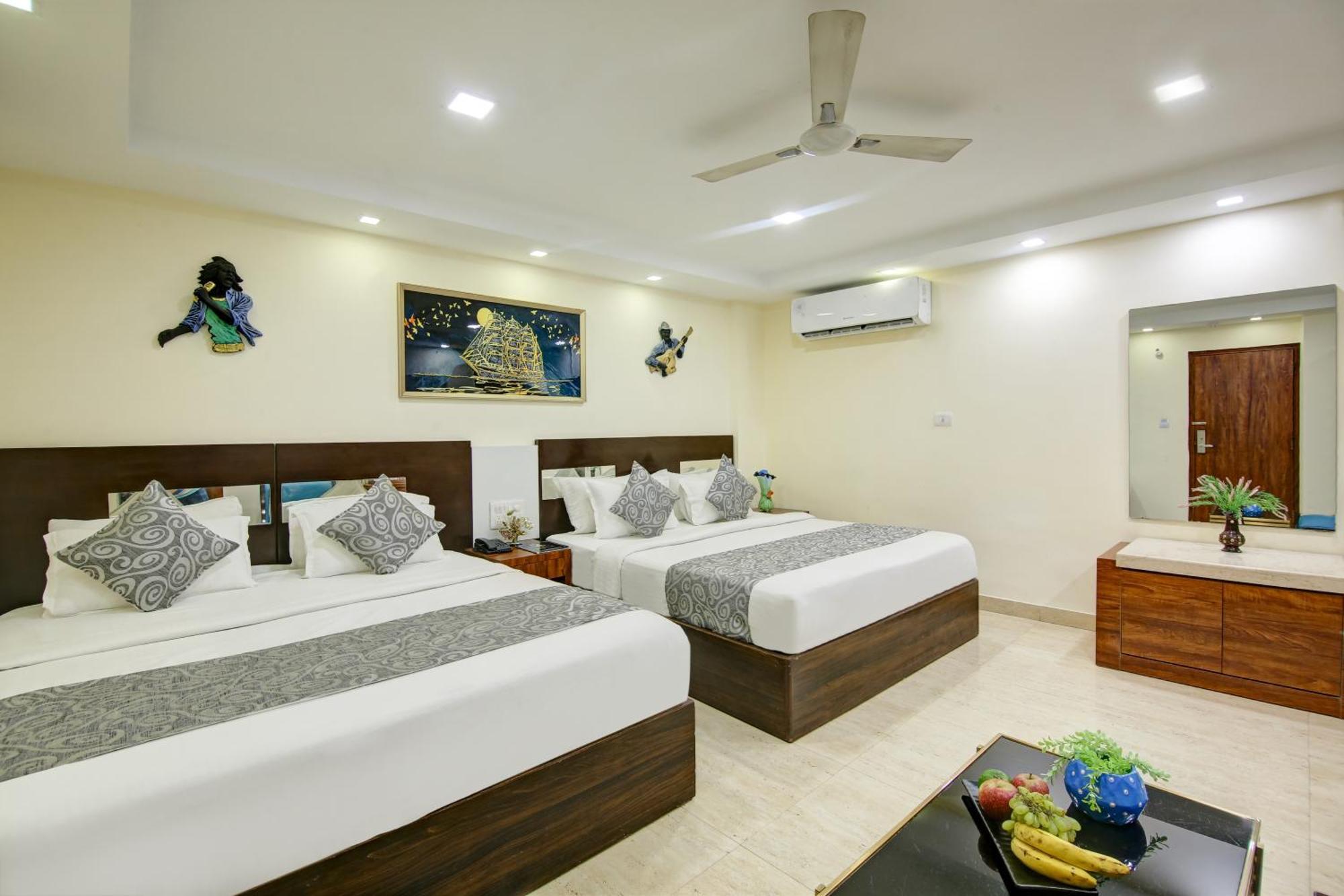 Hotel Neu - Near Connaught Place