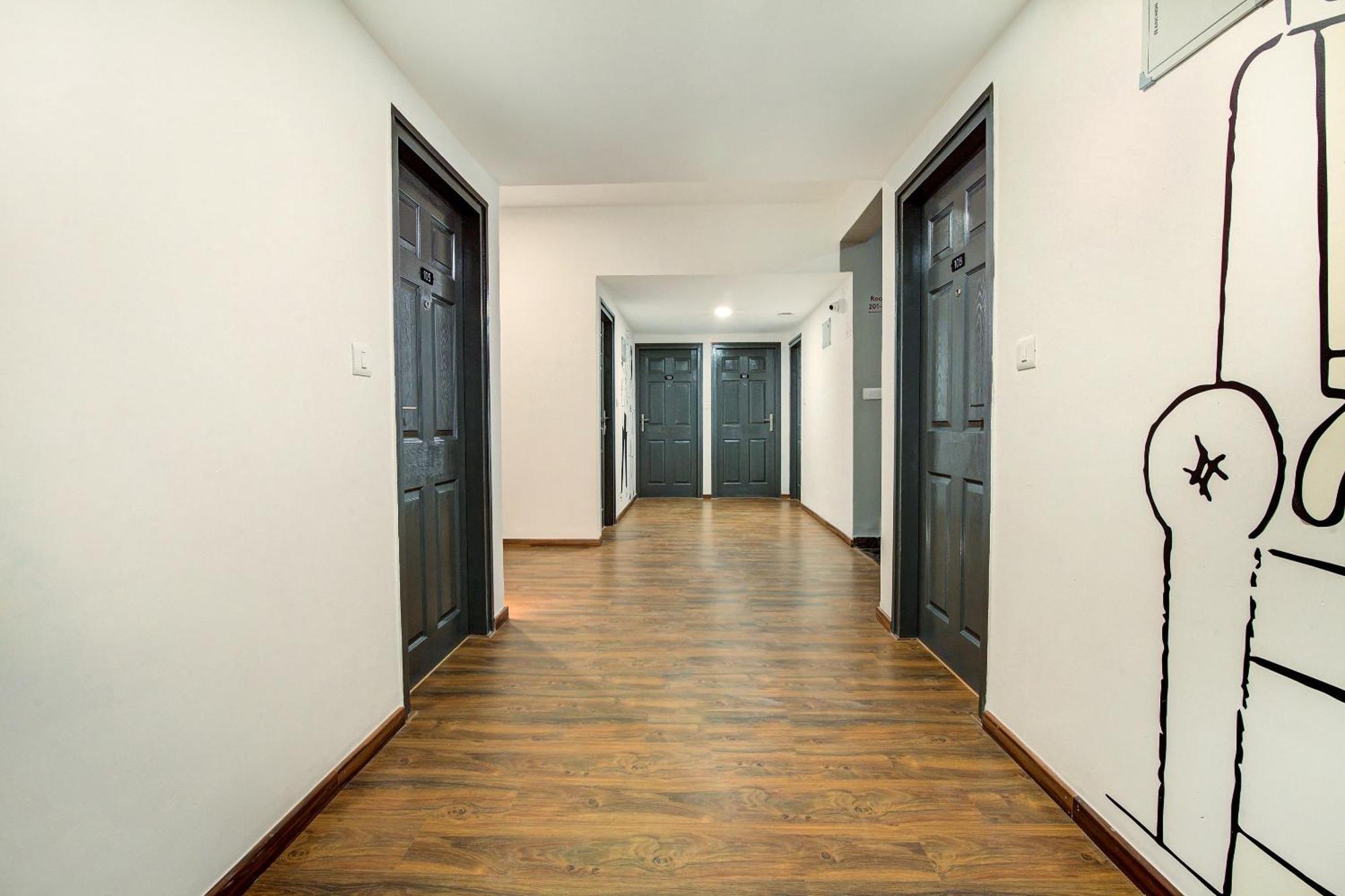 Townhouse Cr Park Near Lotus Temple New Delhi