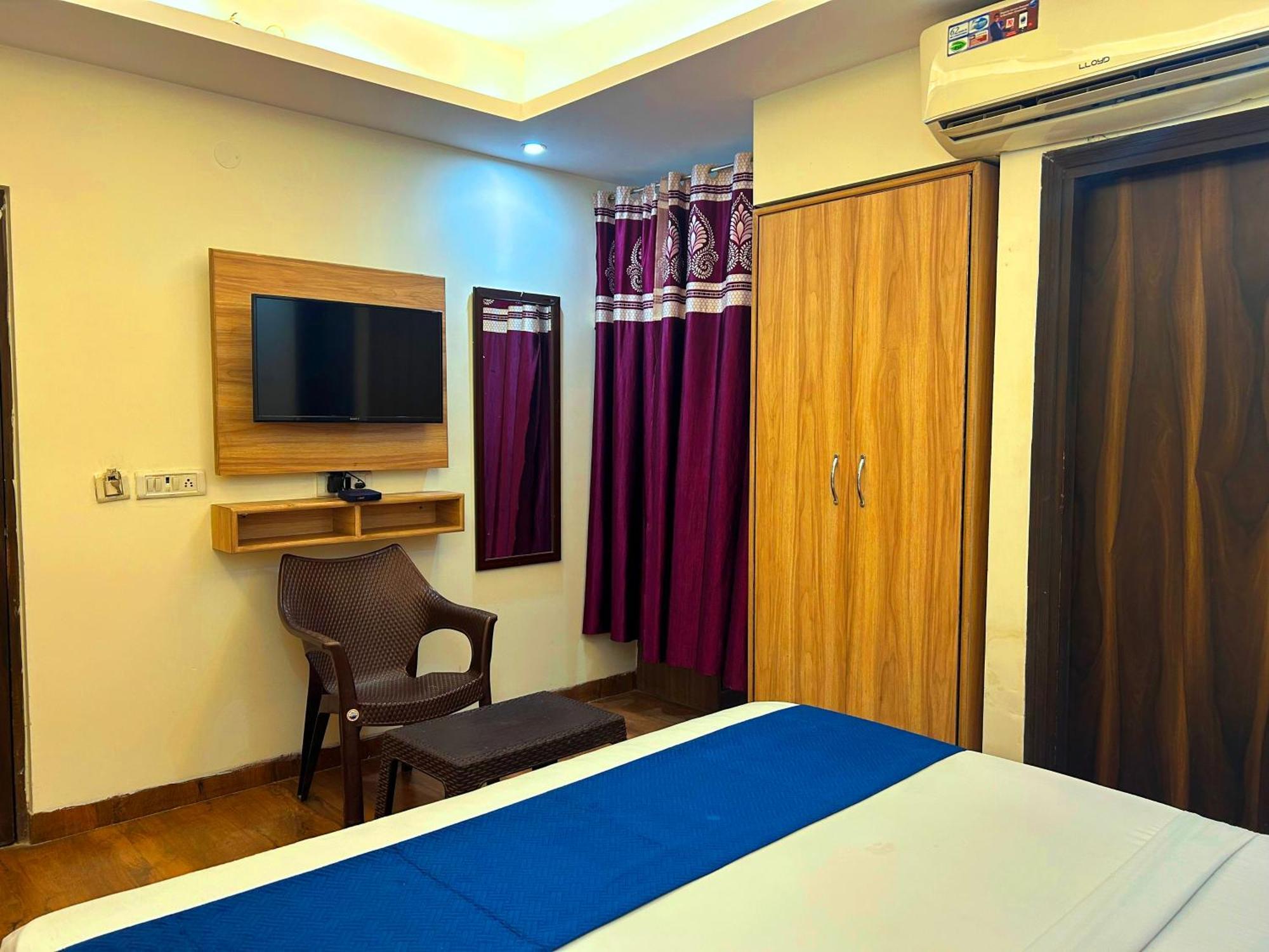 Hotel Golden Bliss At International Airport 3*