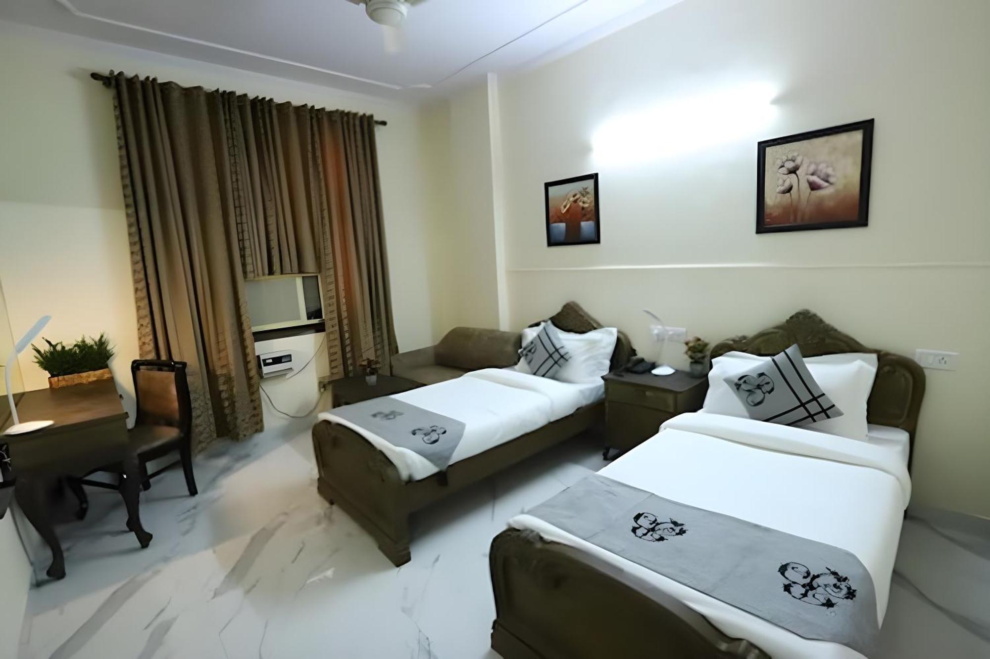 Shree Sai Dham Near Railway Station, Paharganj Apartment *