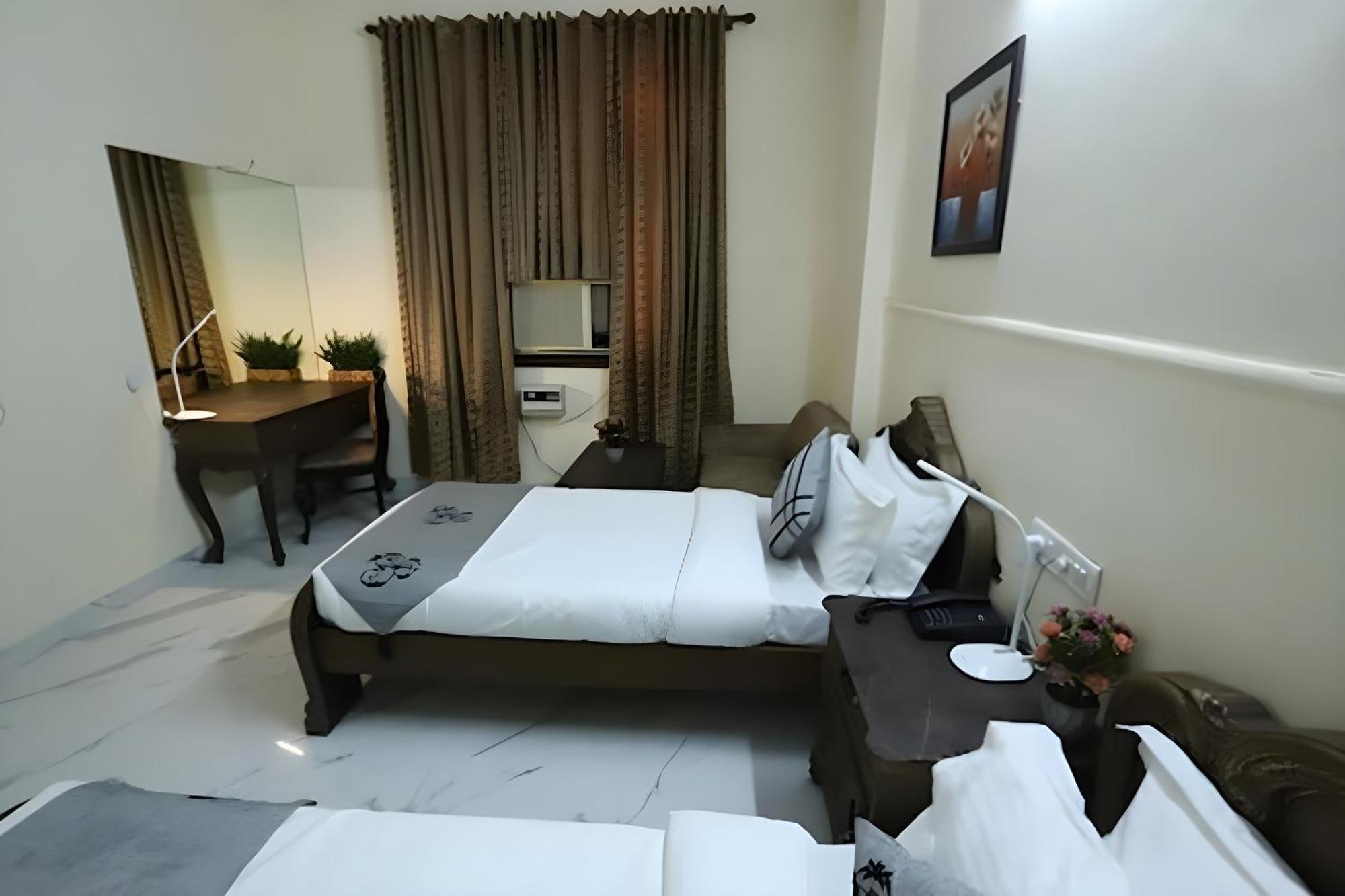 Shree Sai Dham Near Railway Station, Paharganj Apartment New Delhi
