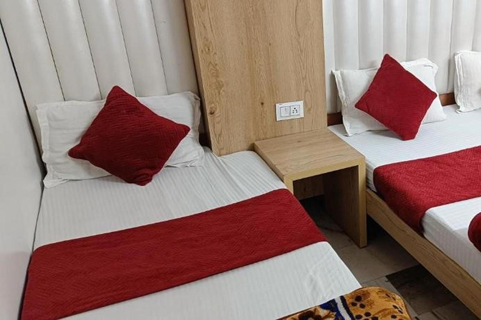 Apartment Shree Sai Dham Near Railway Station, Paharganj New Delhi