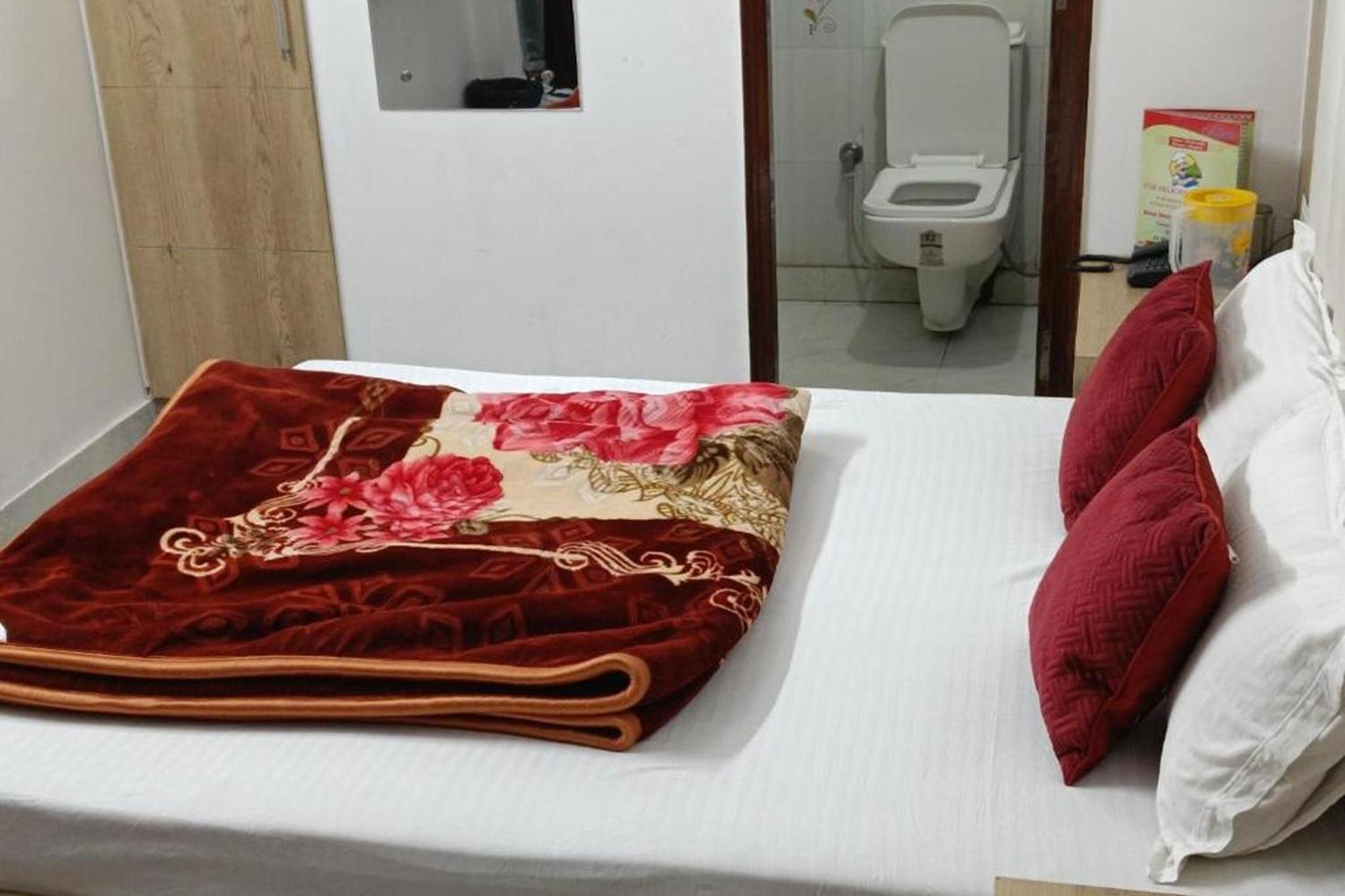 Shree Sai Dham Near Railway Station, Paharganj New Delhi