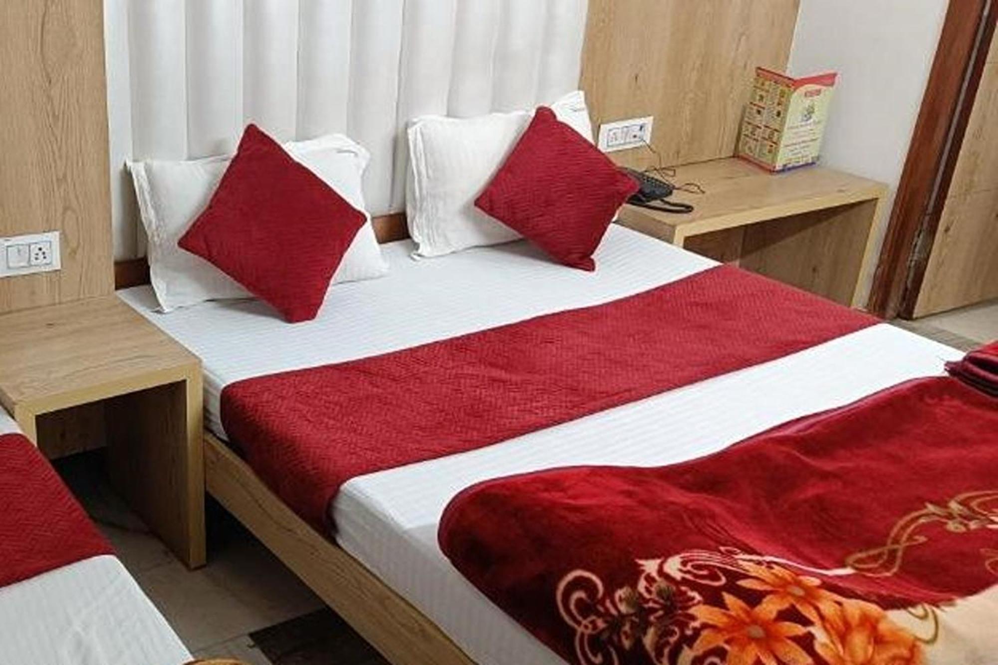 Shree Sai Dham Near Railway Station, Paharganj Apartment