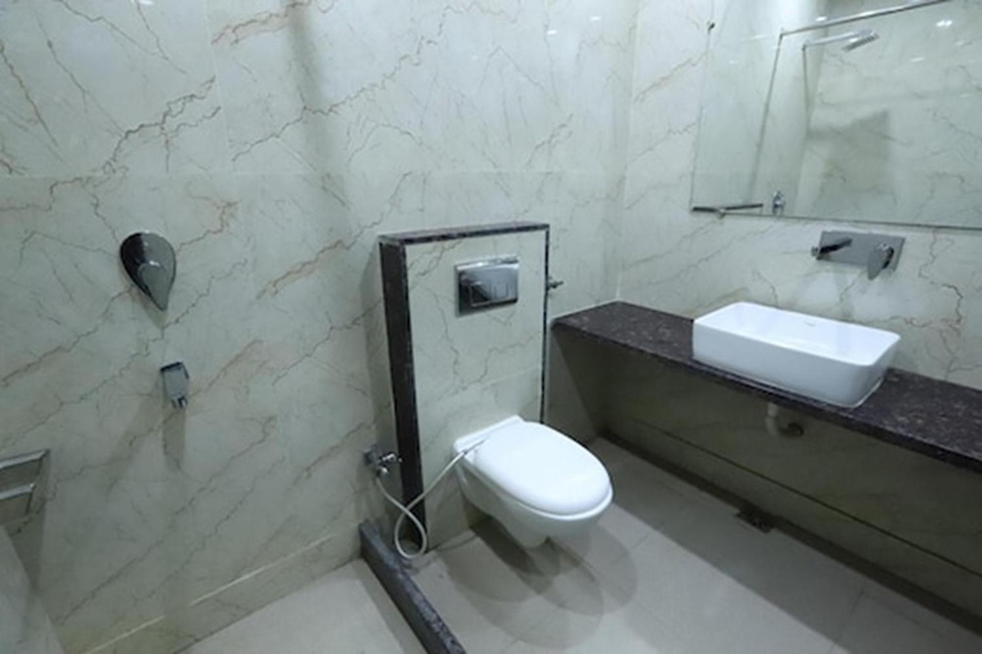 Shree Sai Dham Near Railway Station, Paharganj * New Delhi