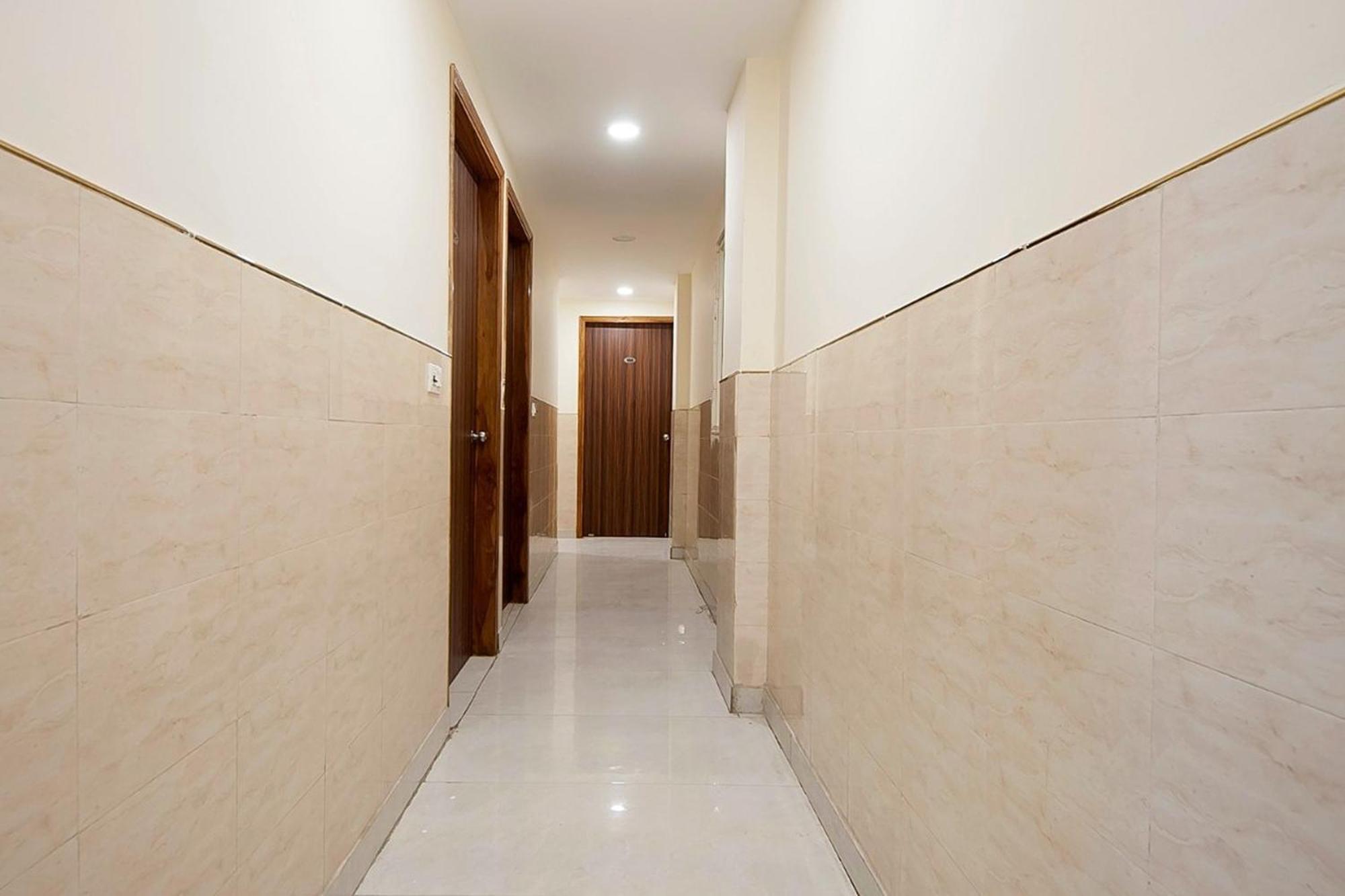 Shree Sai Dham Near Railway Station, Paharganj Apartment *