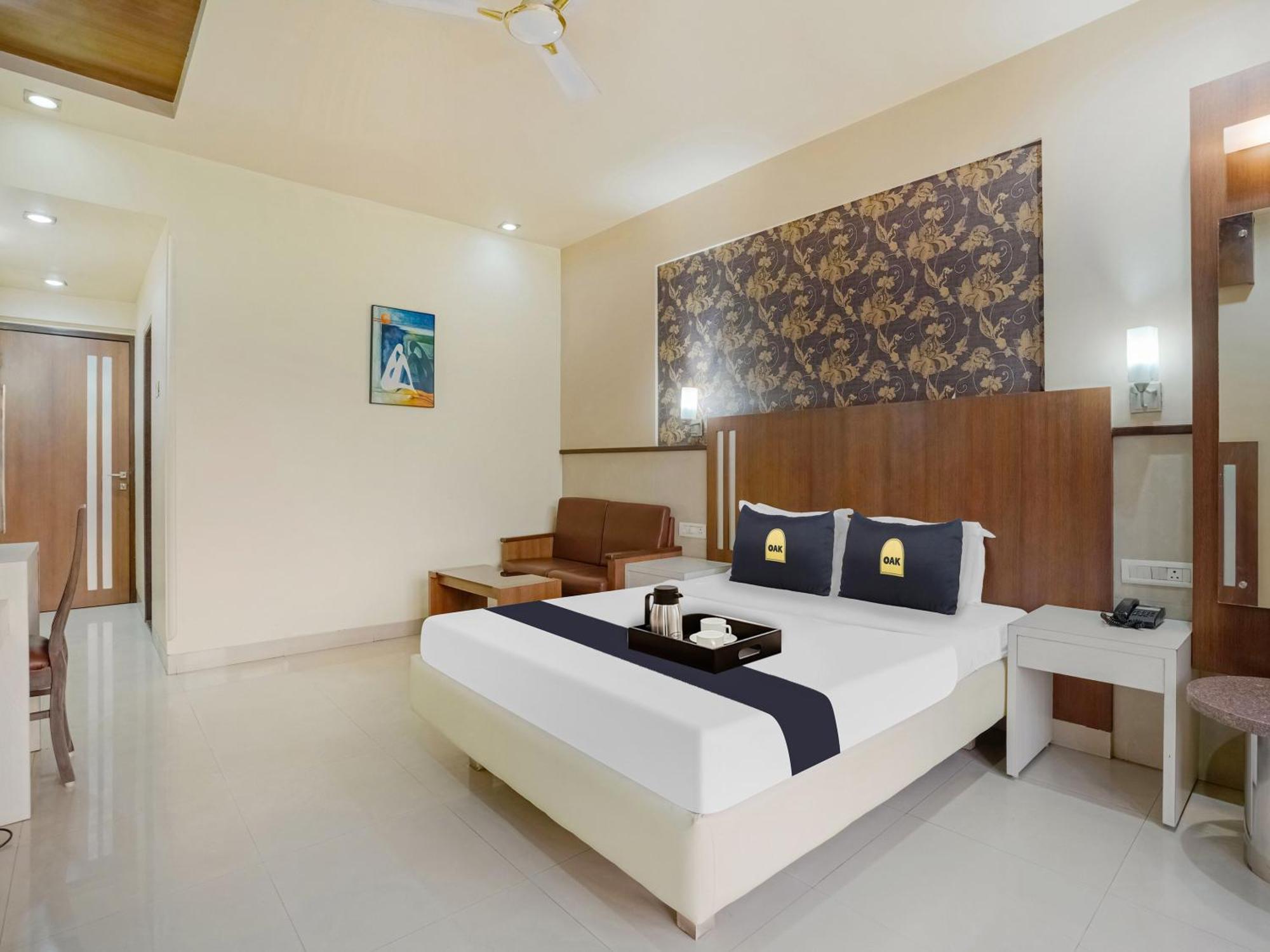 Marina Near Igi Airport Delhi Hotel 4*
