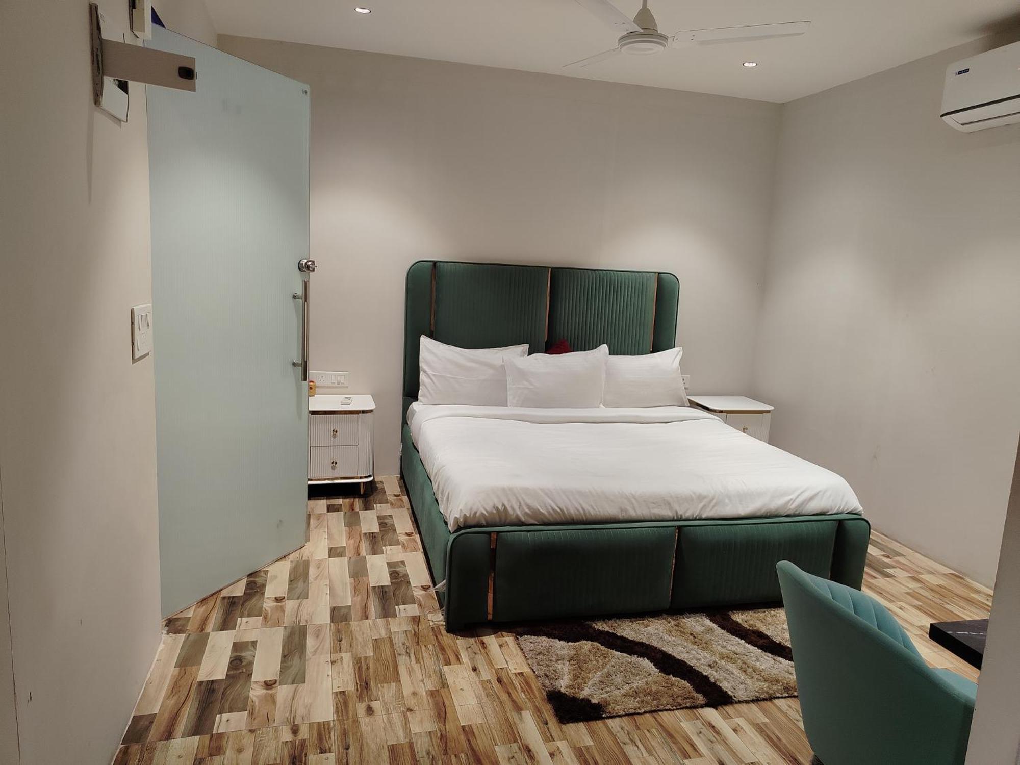 Hotel Rivaz And Restaurant 3*