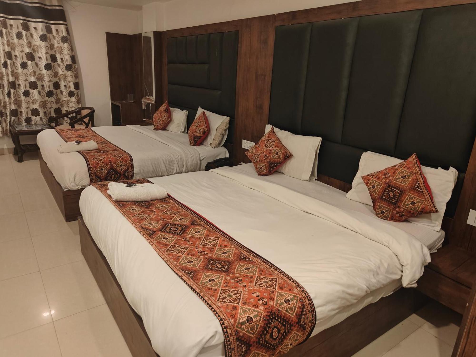 Marina Plaza A Family Near Igi Airport Delhi 4* Nova Deli