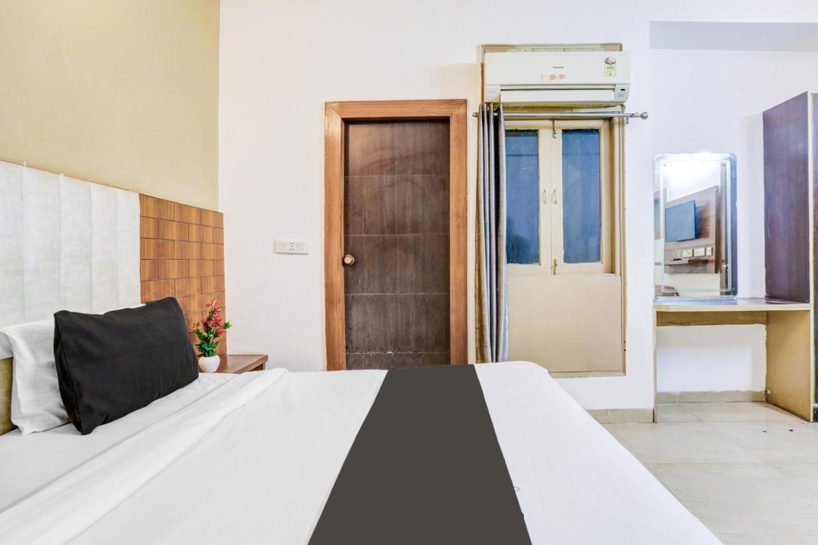 Belwoood Near Delhi International Airport Hotel 4*