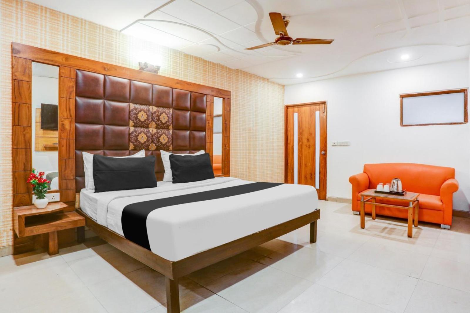 Hotel Belwoood Near Delhi International Airport