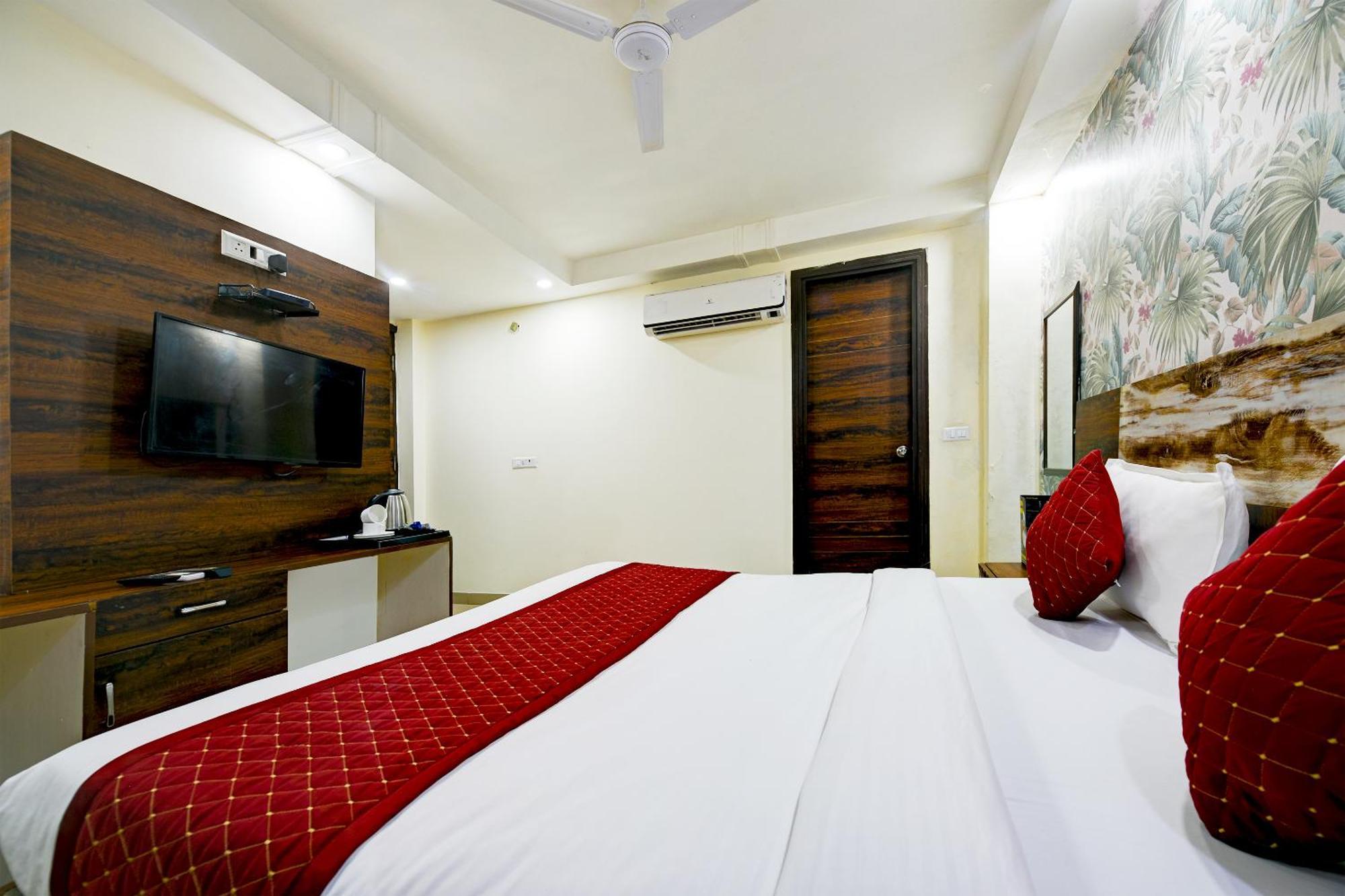 Hotel Empire By Delhi Airport