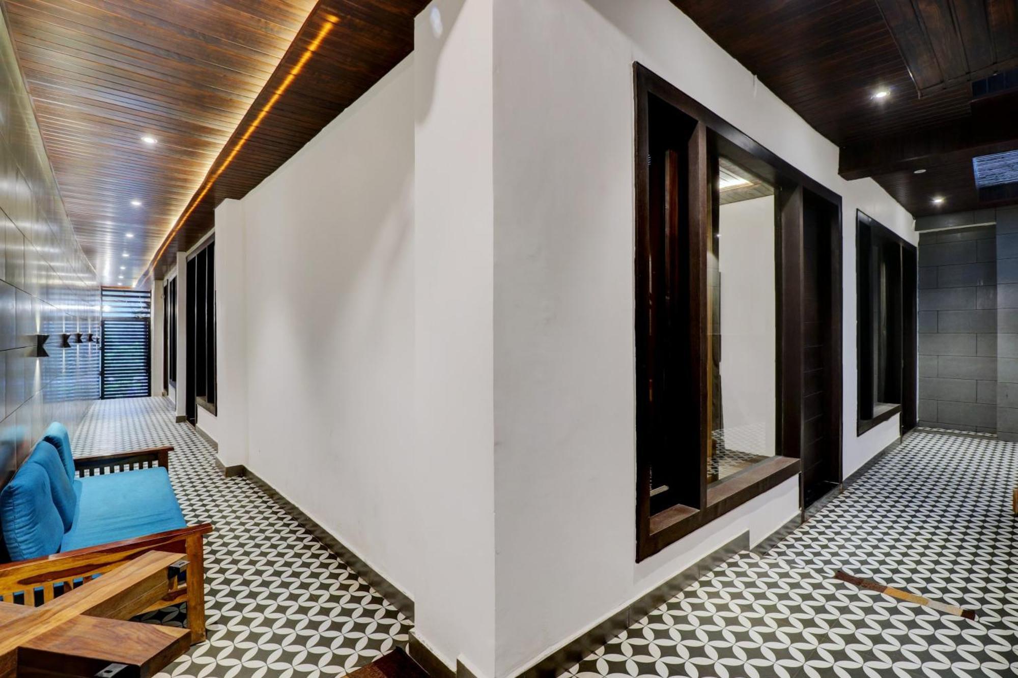 Hotel Empire By Delhi Airport New Delhi
