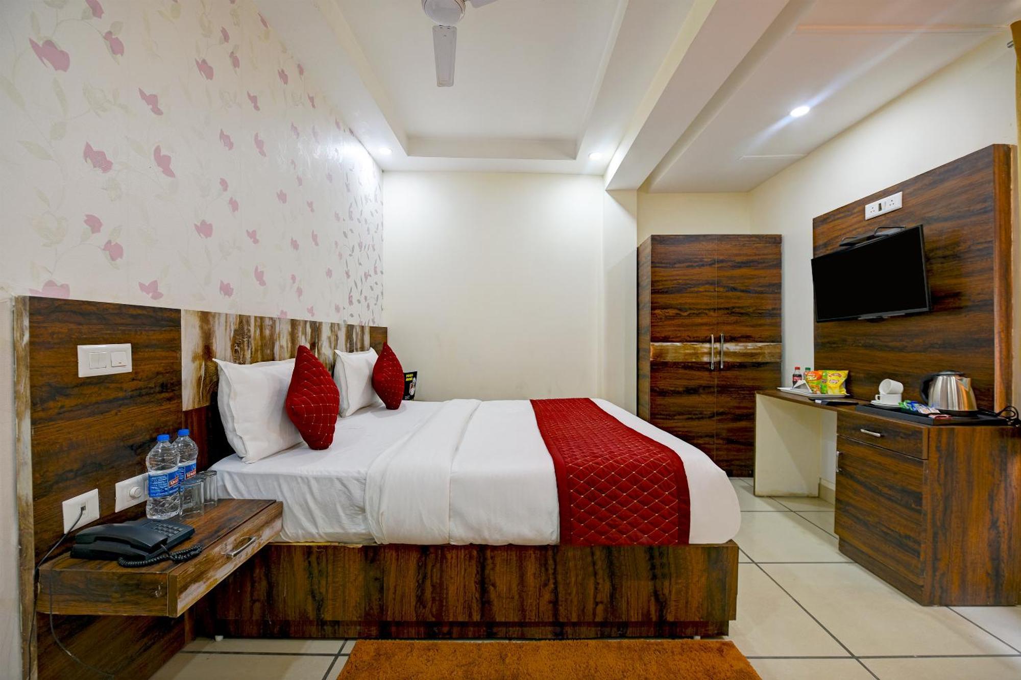 Hotel Empire By Delhi Airport