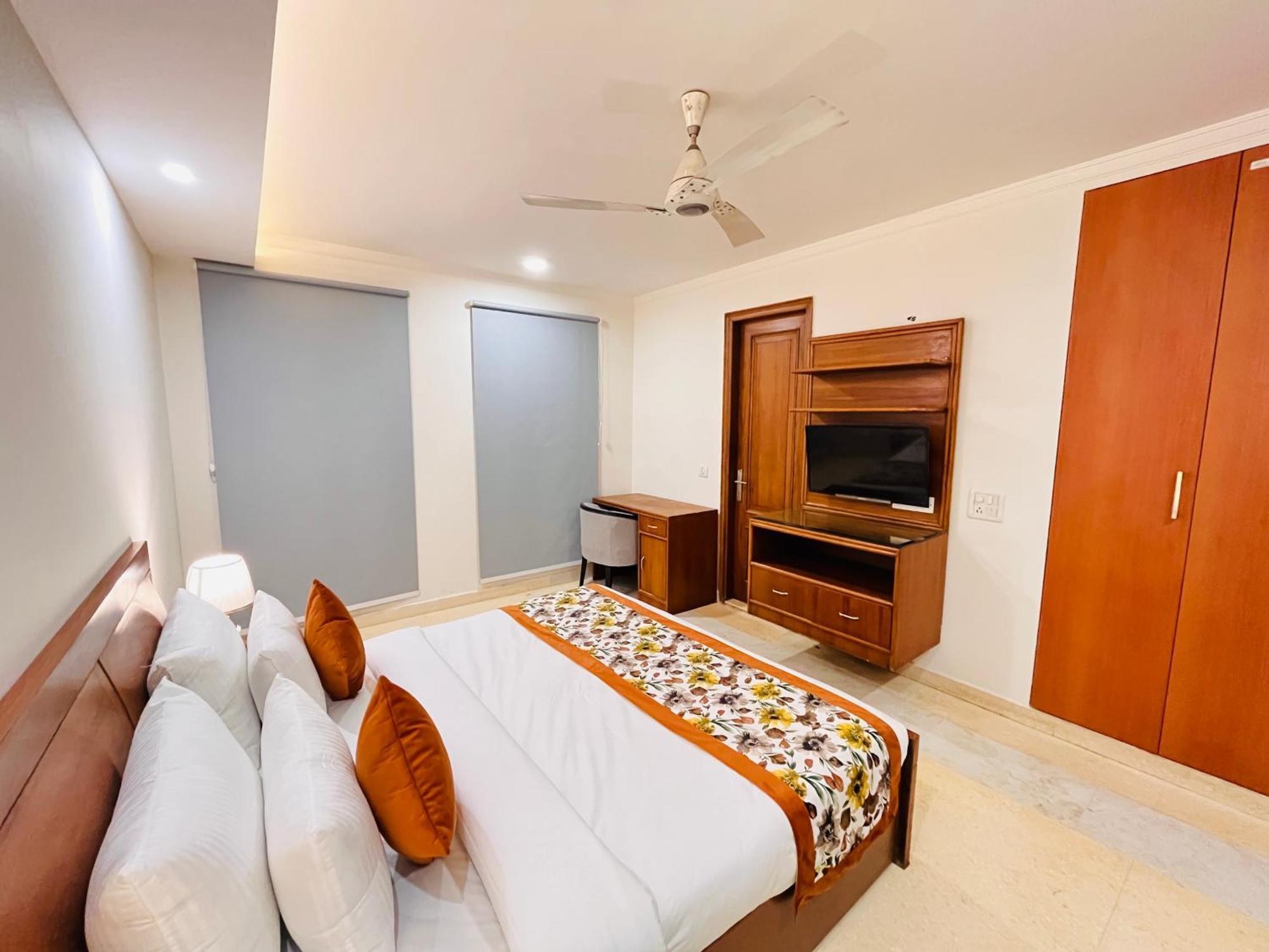 Hotel Green Park Haven Near Aiims Delhi Couple Friendly 3*
