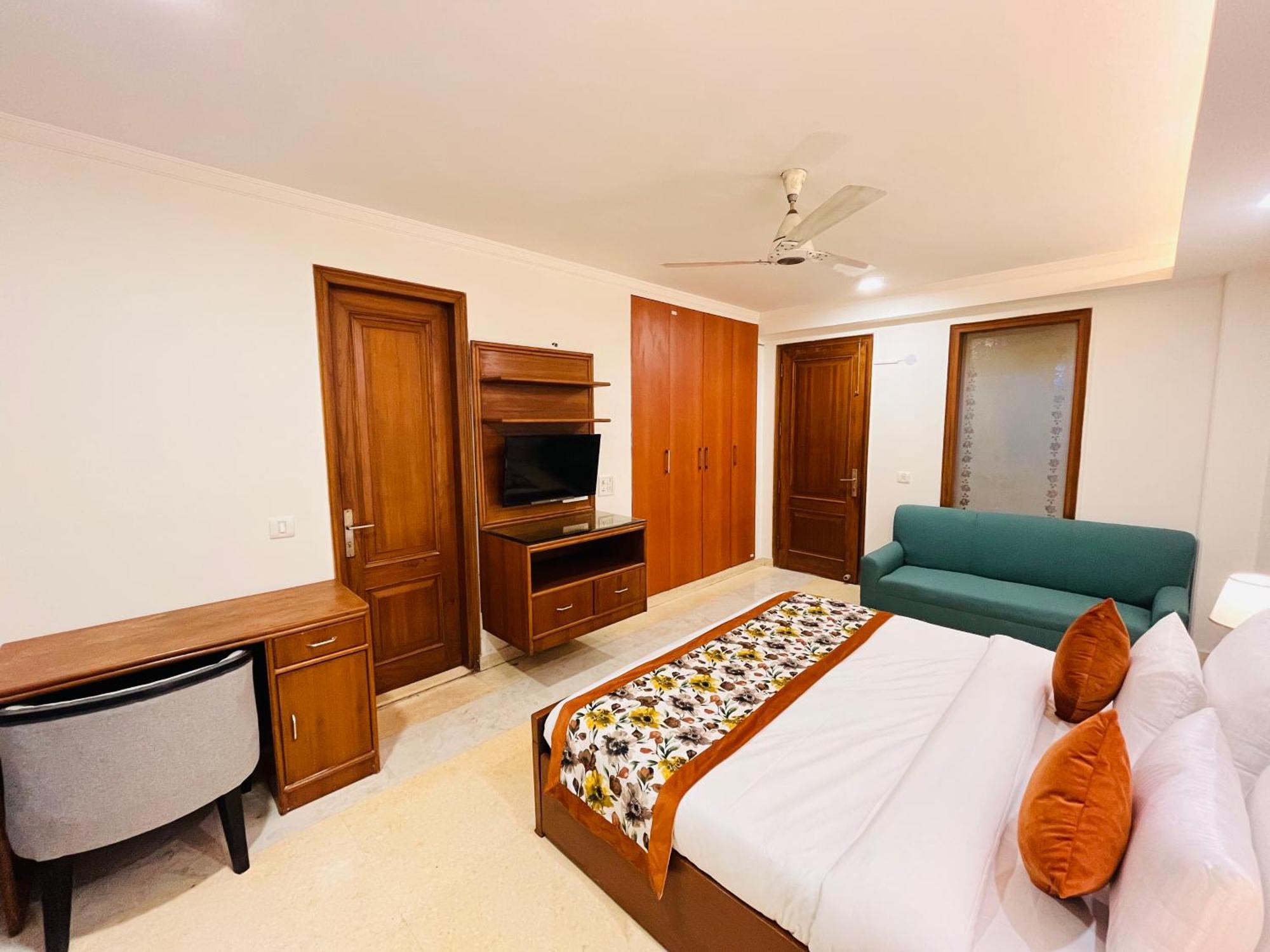 Hotel Green Park Haven Near Aiims Delhi Couple Friendly 3*