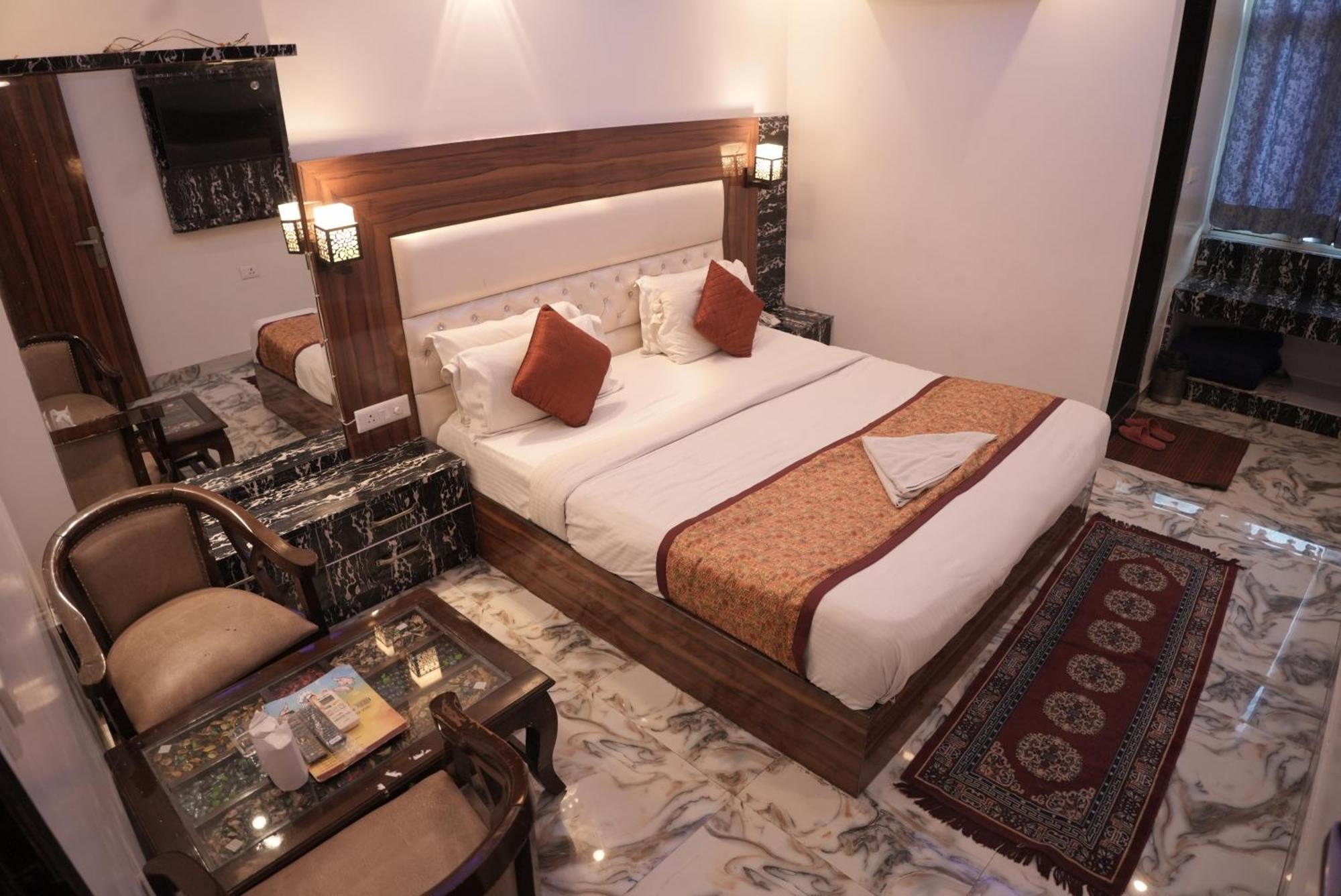 Raj Palace - Igi Airport Delhi Hotel 5*