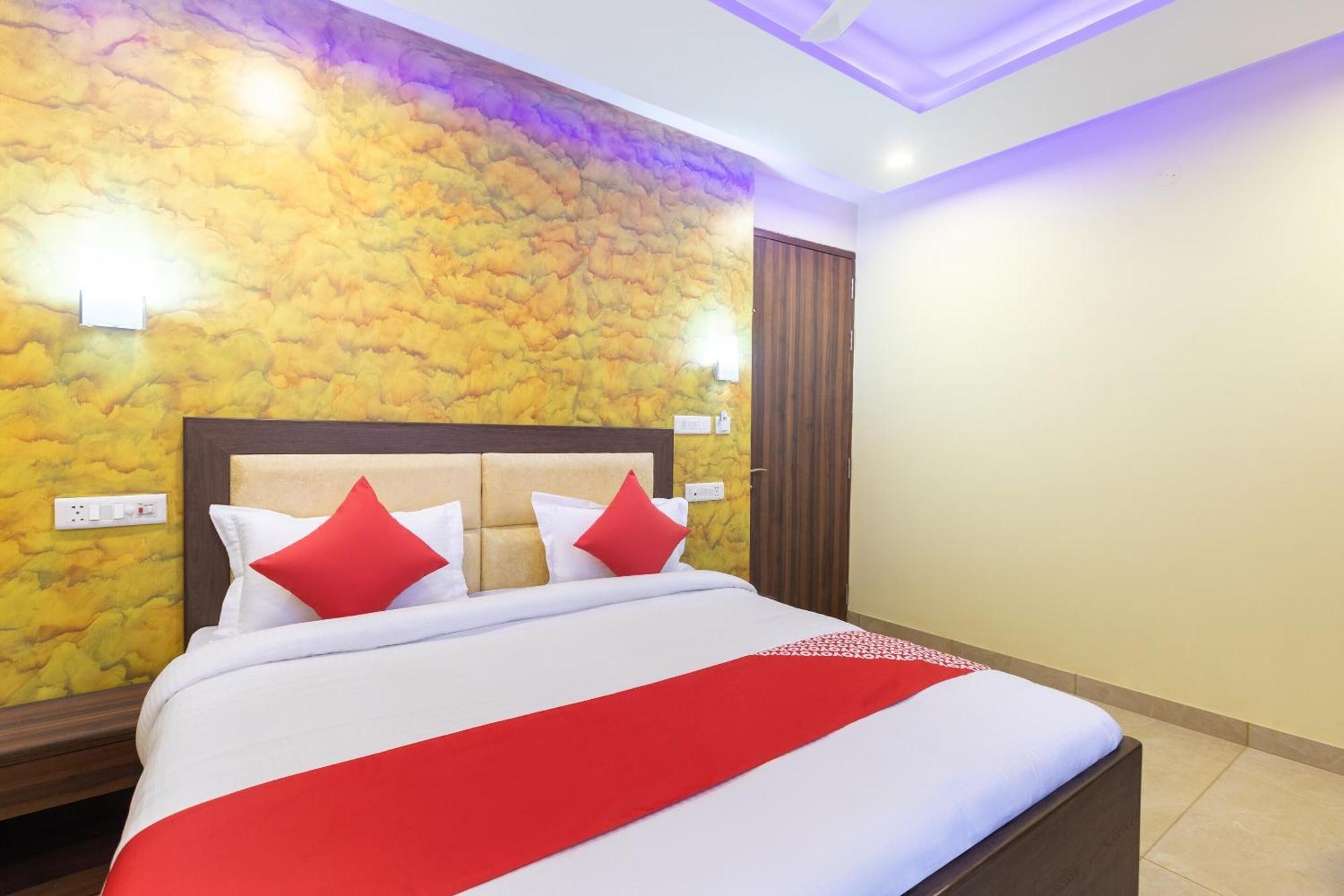 Super Oyo O Red Stone Hotel New Delhi