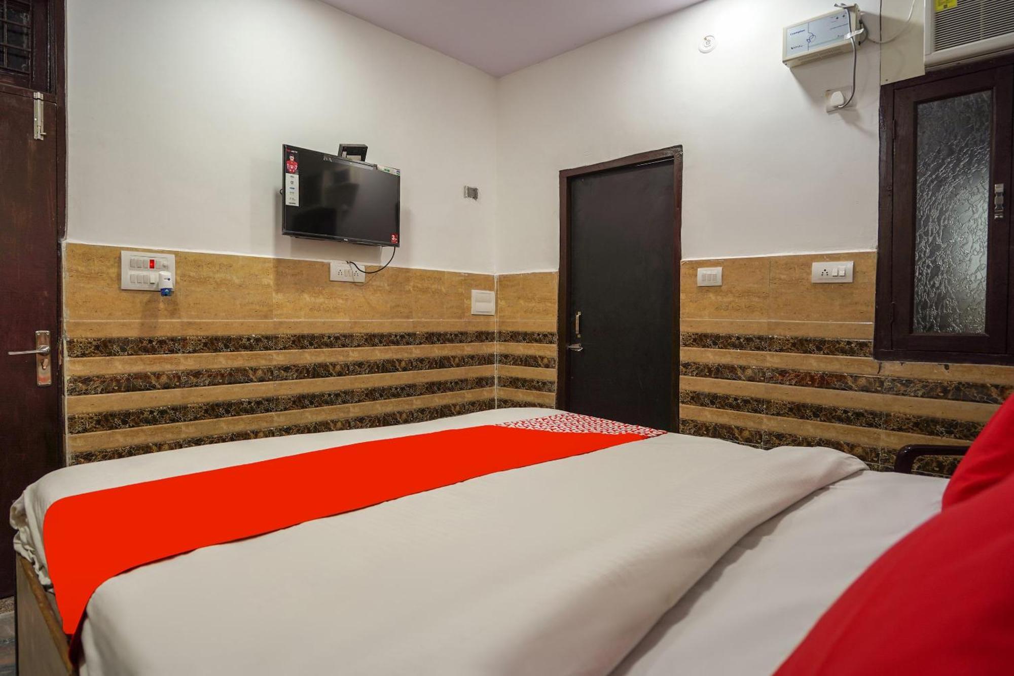 O O Crystal Hotel 3*