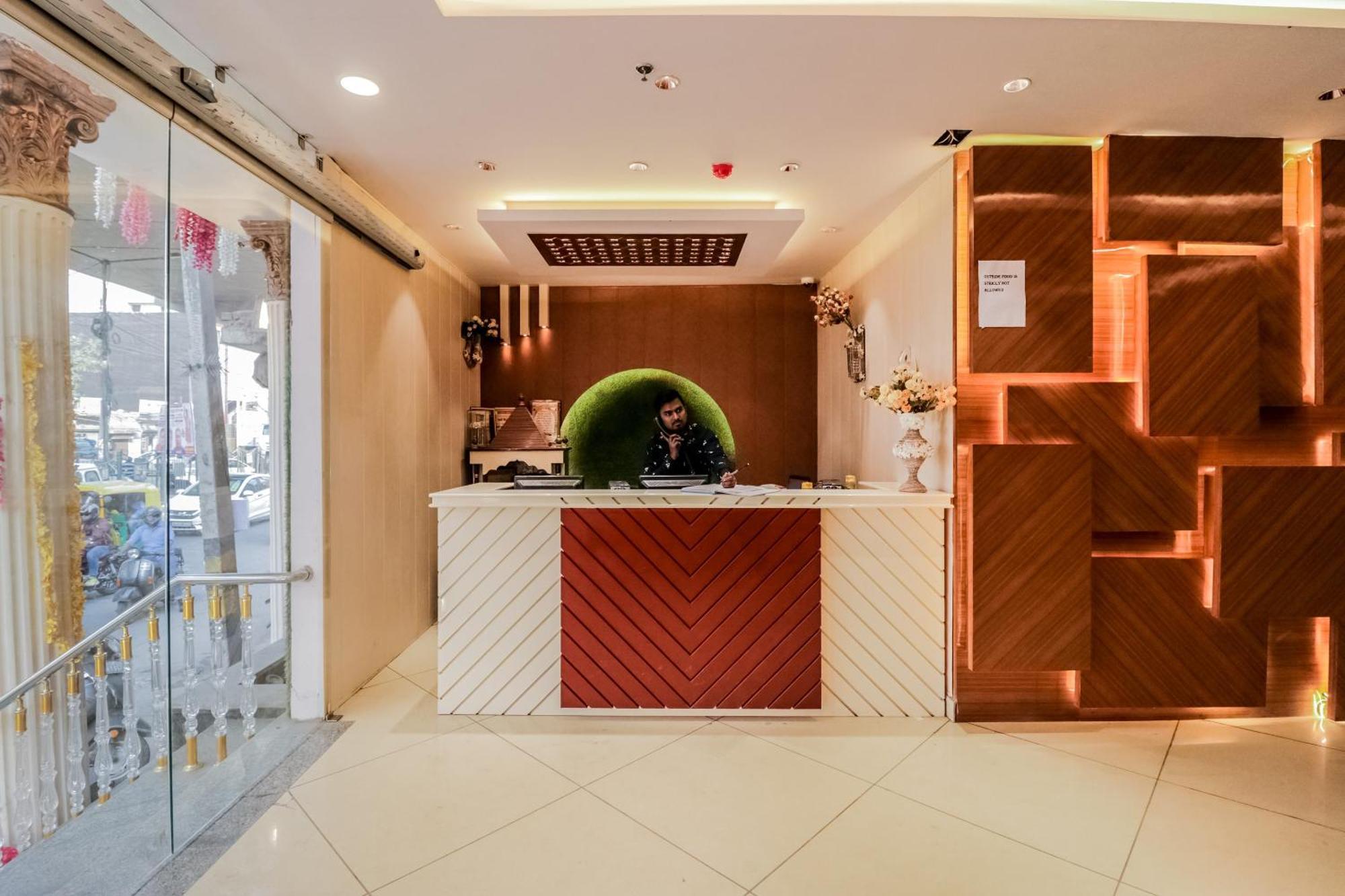 Jps Galaxy Near Pvr Vikaspuri 3* Delhi (National Capital Territory of India)