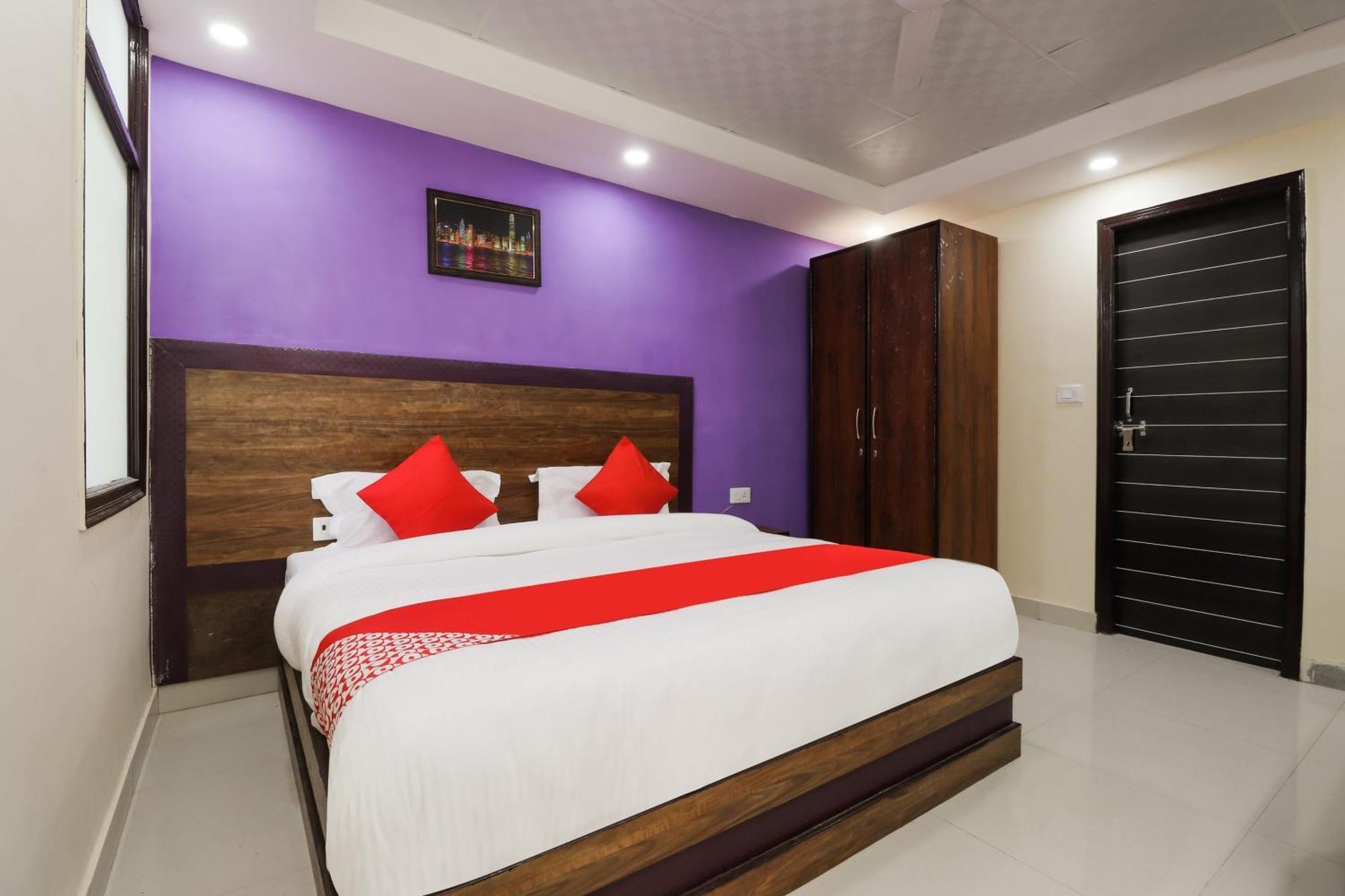 Hotel O Maharaja Gold