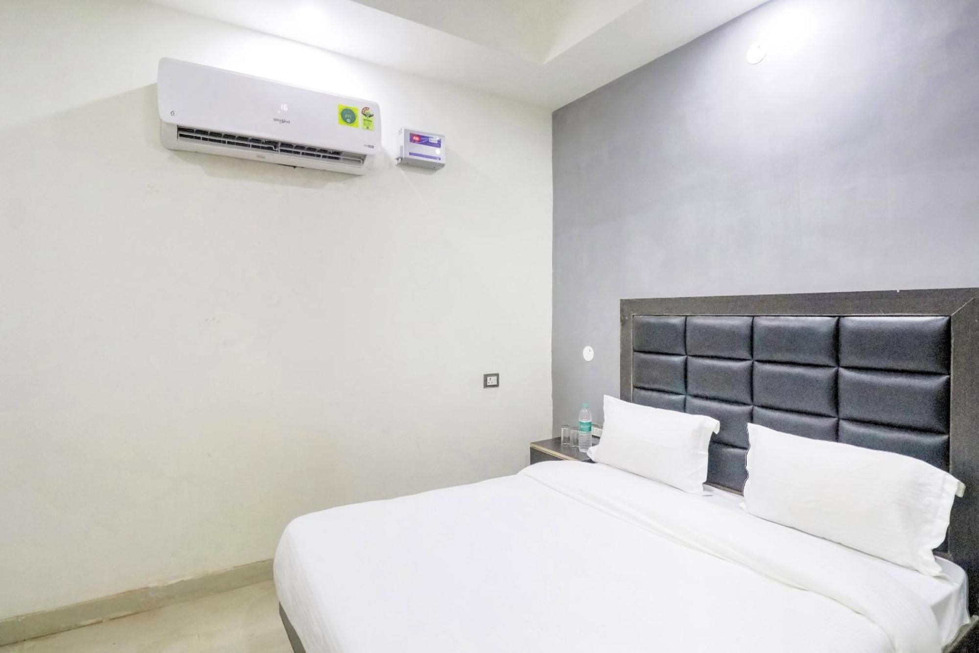 Collection O Mahavir Enclave Near Dashrath Puri Metro Station Hotel