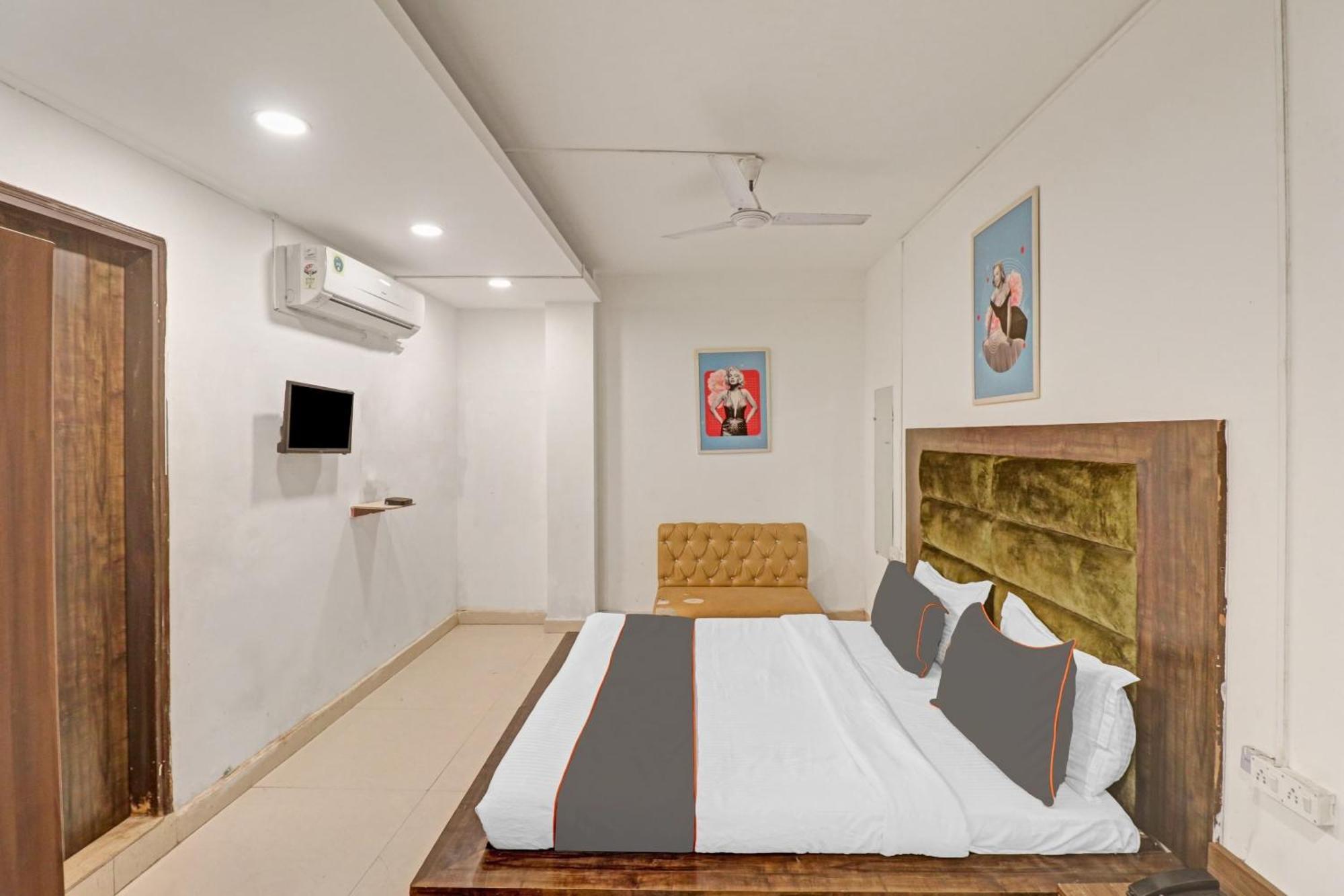 Collection O Seven Heaven Hotel New Delhi
